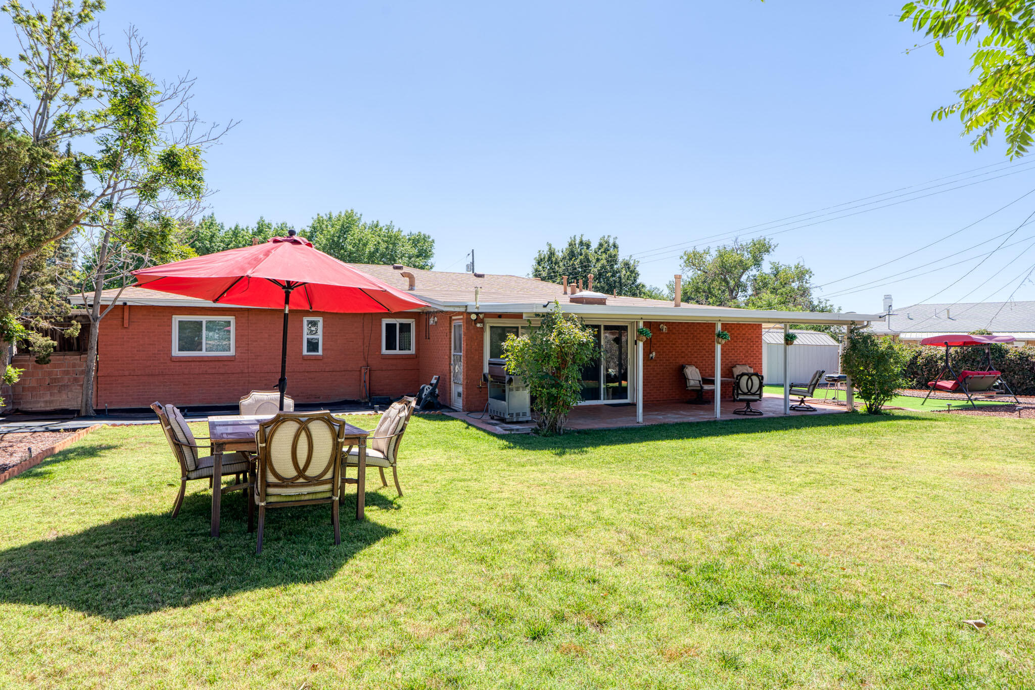 7611 APACHE Avenue NE