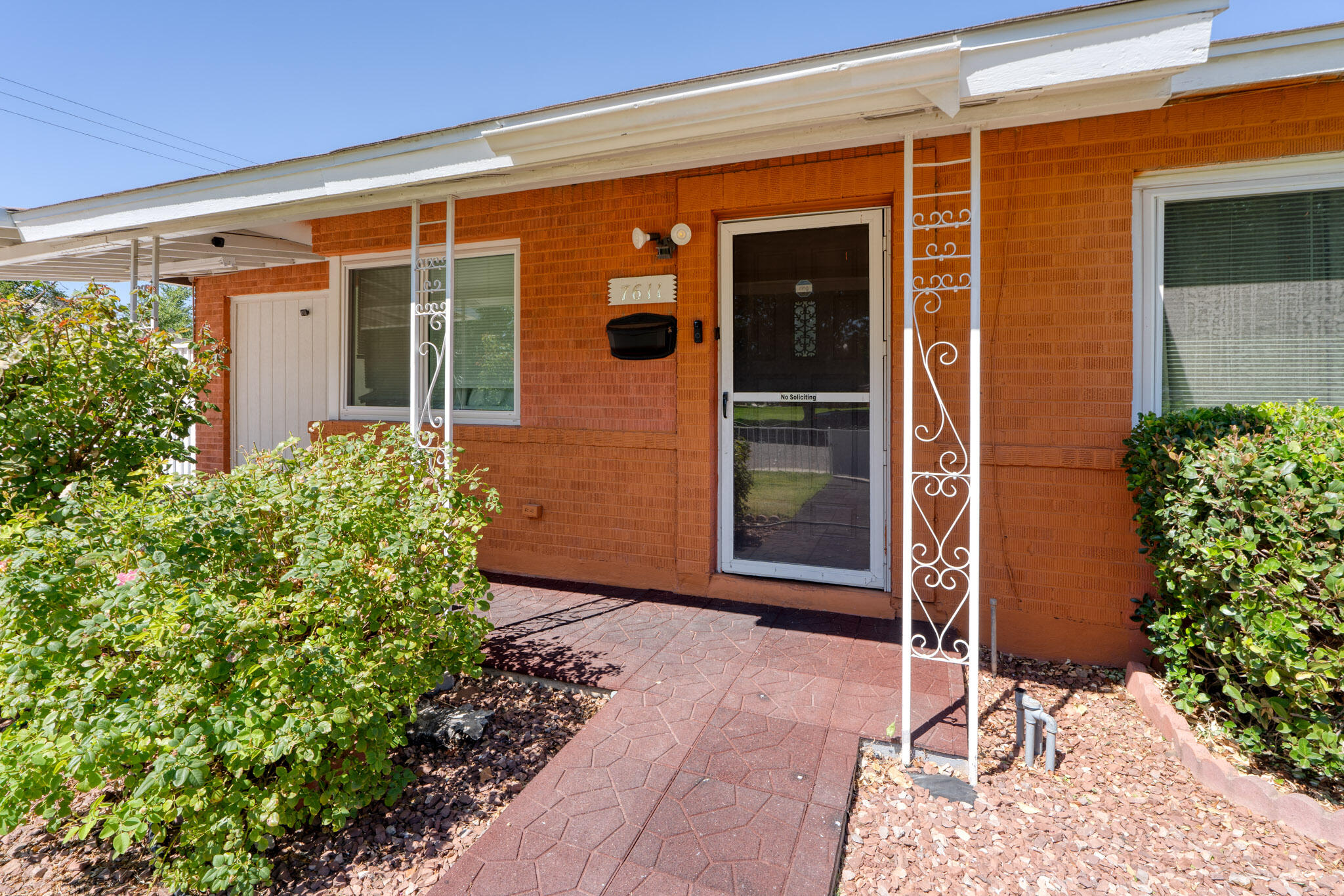 7611 APACHE Avenue NE