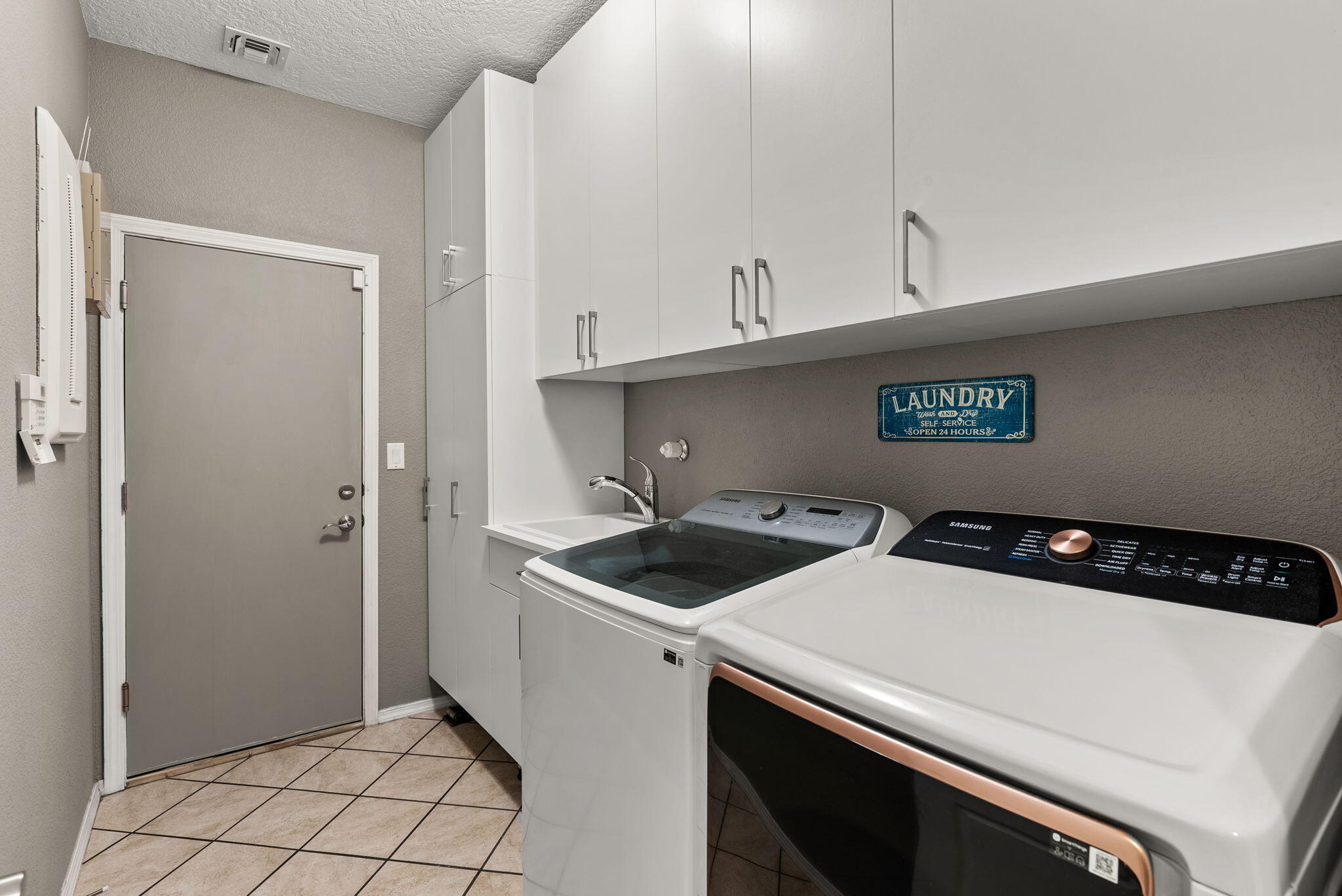 7006 OVERVIEW Road NE