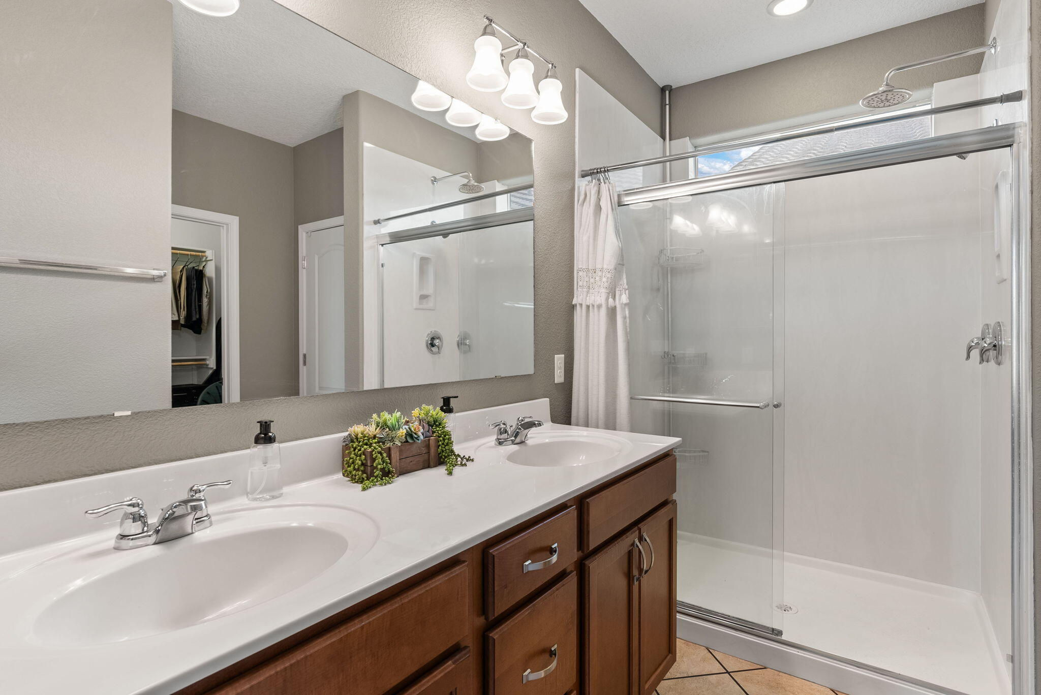 7006 OVERVIEW Road NE