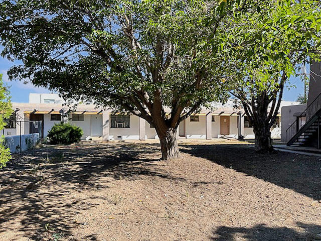 300 RHODE ISLAND Street SE