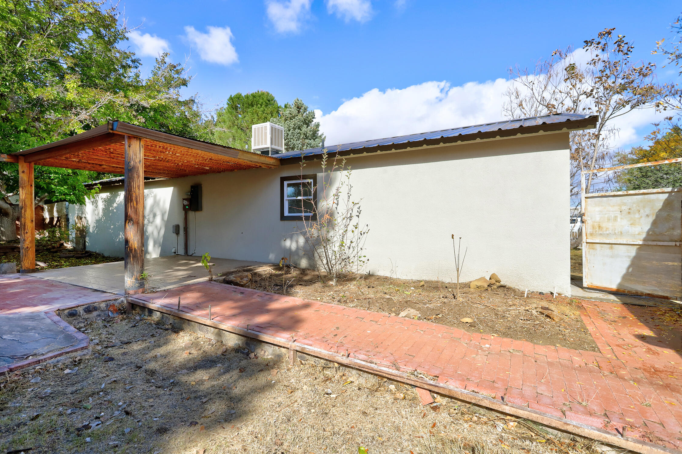 5716 DON LORENZO Drive SW