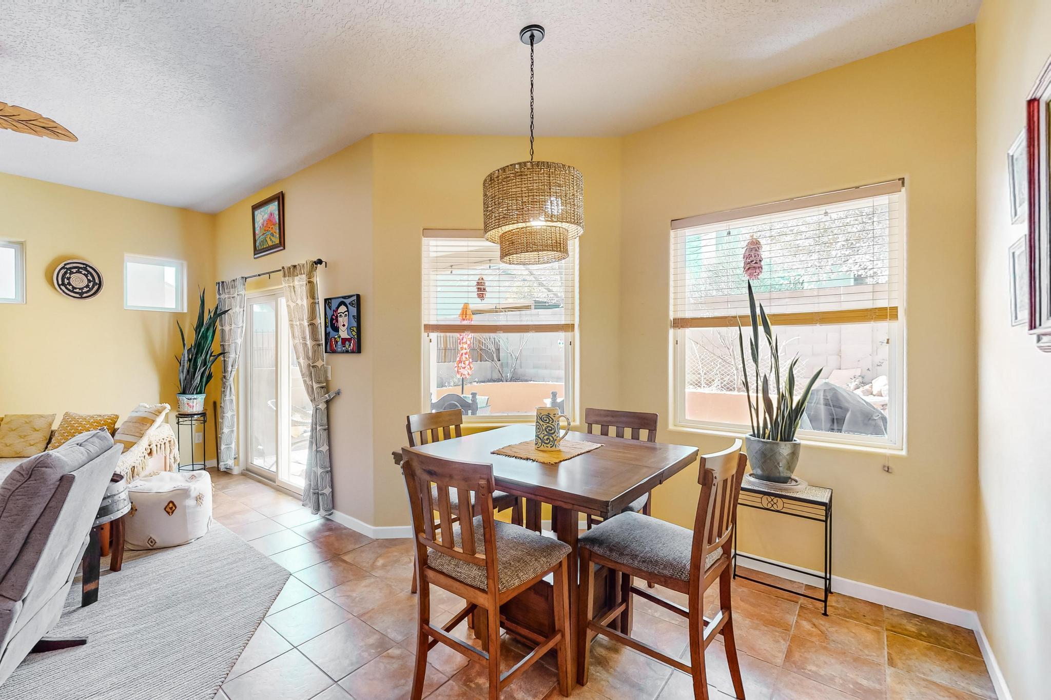 1333 REYNOSA Loop SE