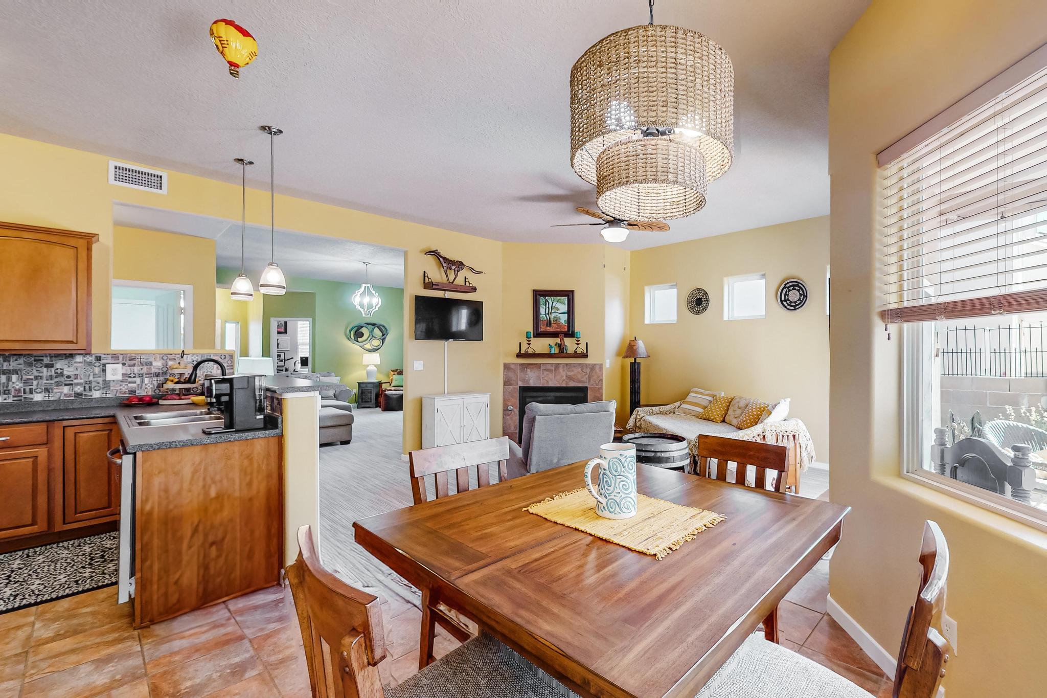 1333 REYNOSA Loop SE