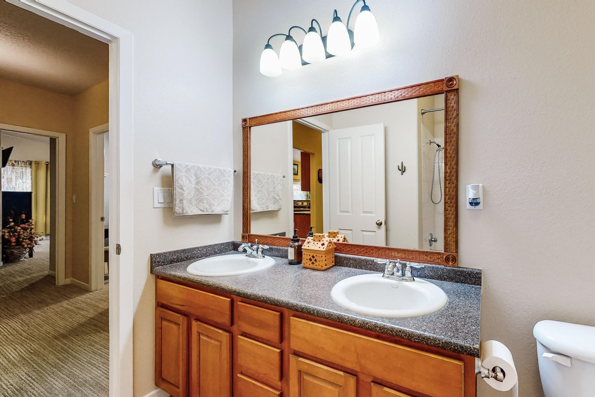 1333 REYNOSA Loop SE