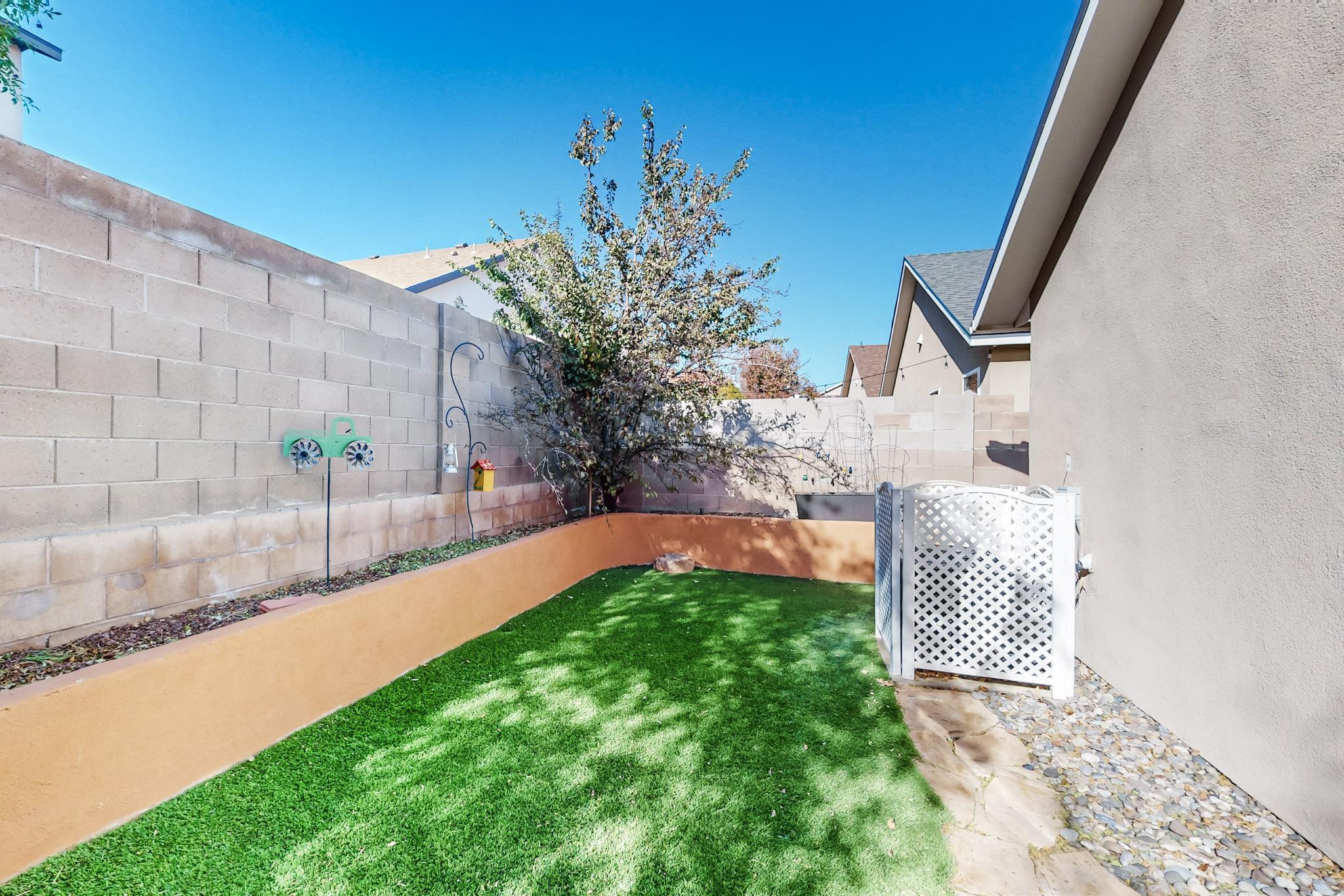 1333 REYNOSA Loop SE