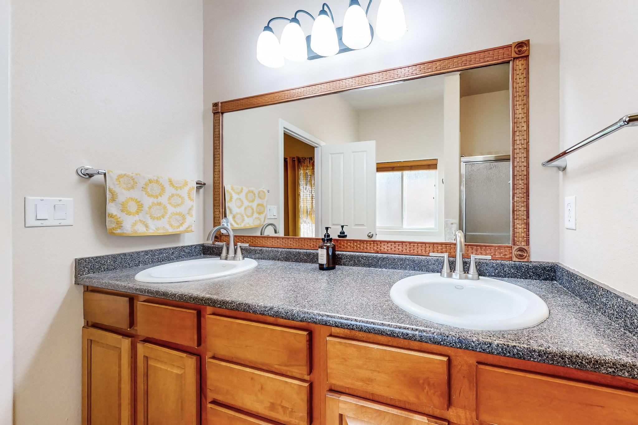 1333 REYNOSA Loop SE