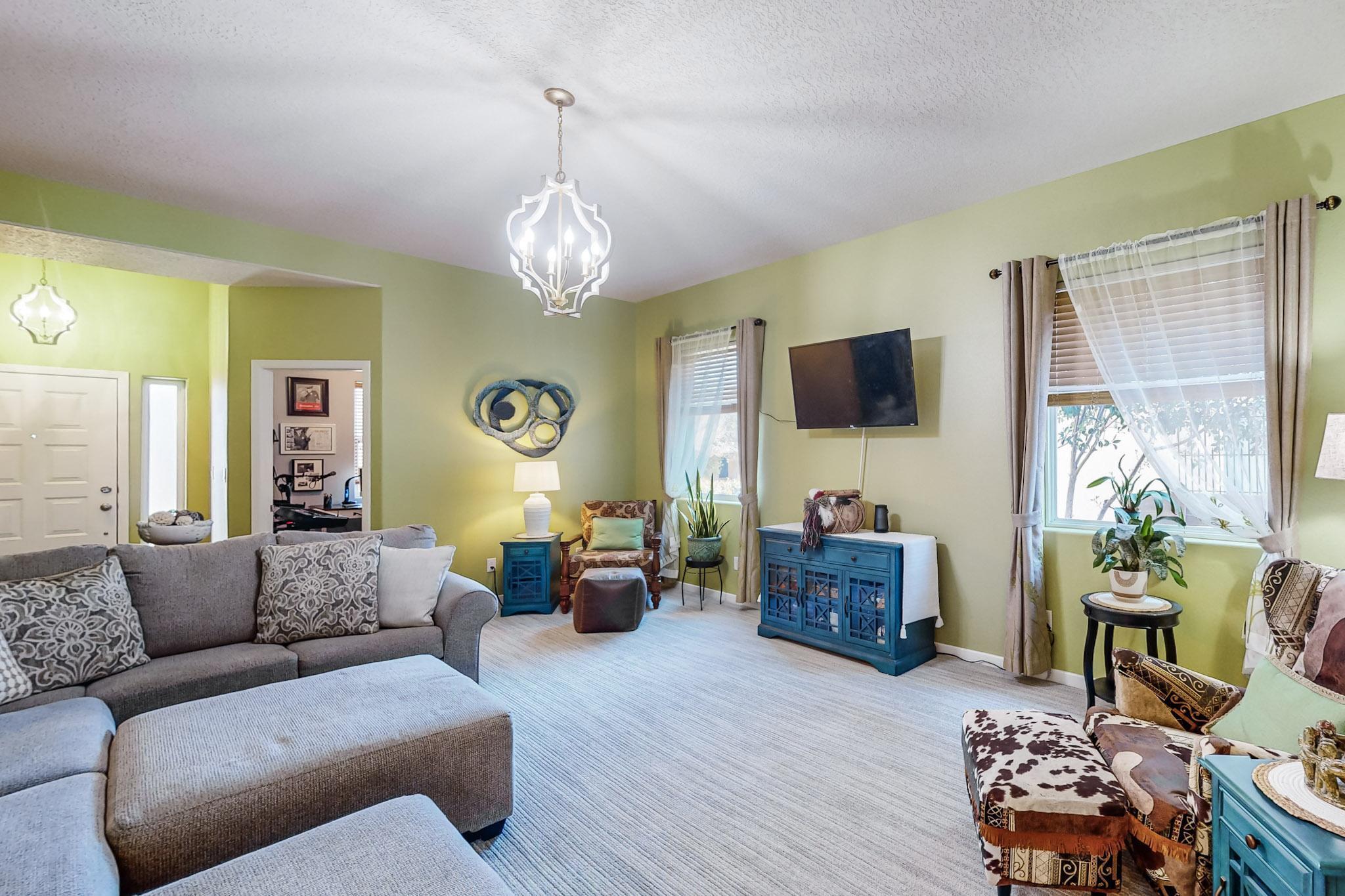 1333 REYNOSA Loop SE