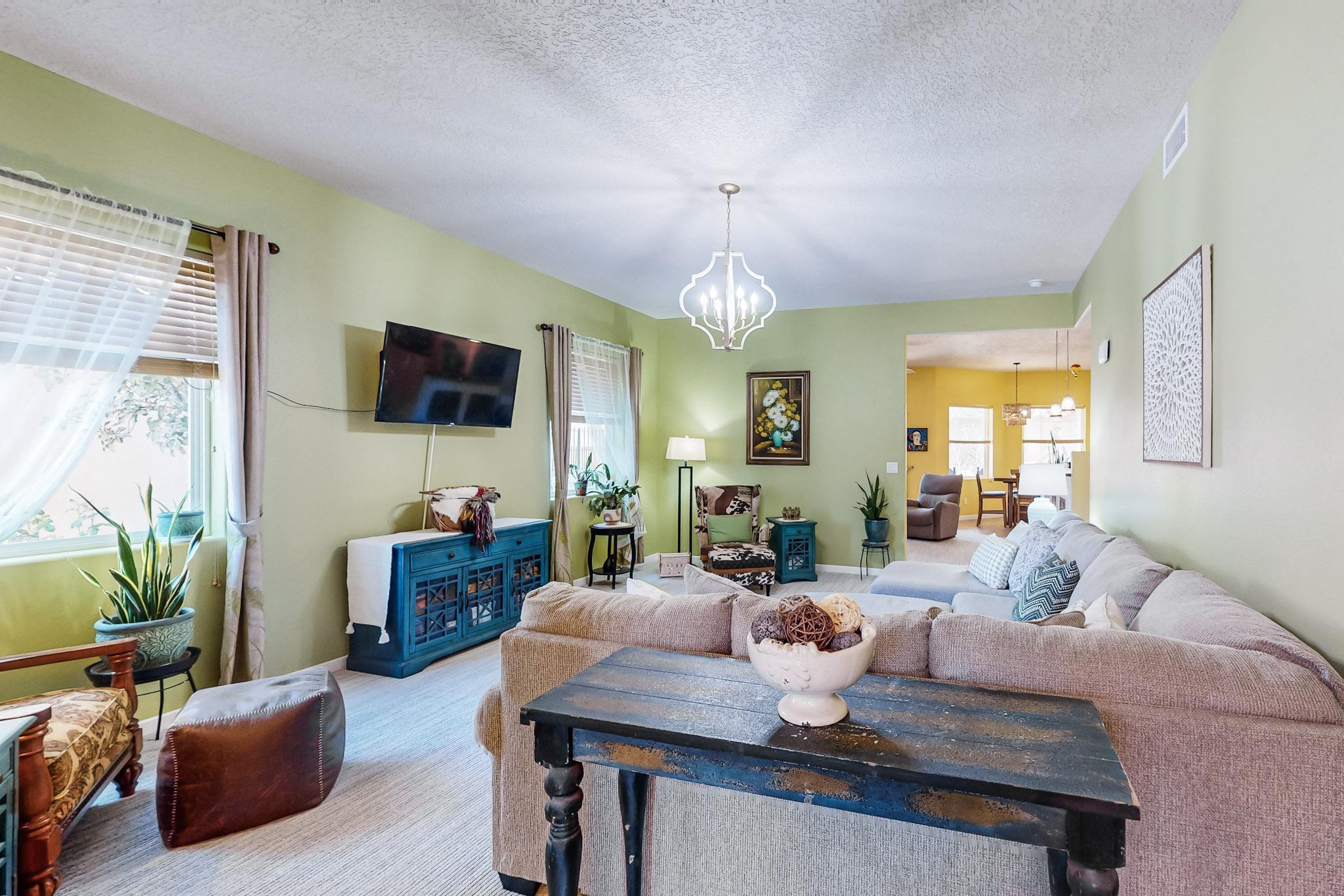 1333 REYNOSA Loop SE