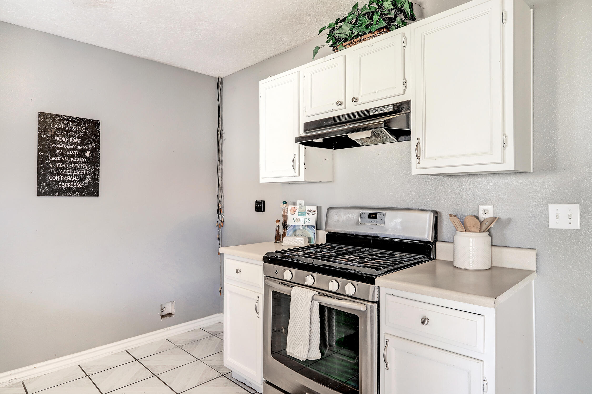 7909 APRIL FLOWER Road SW