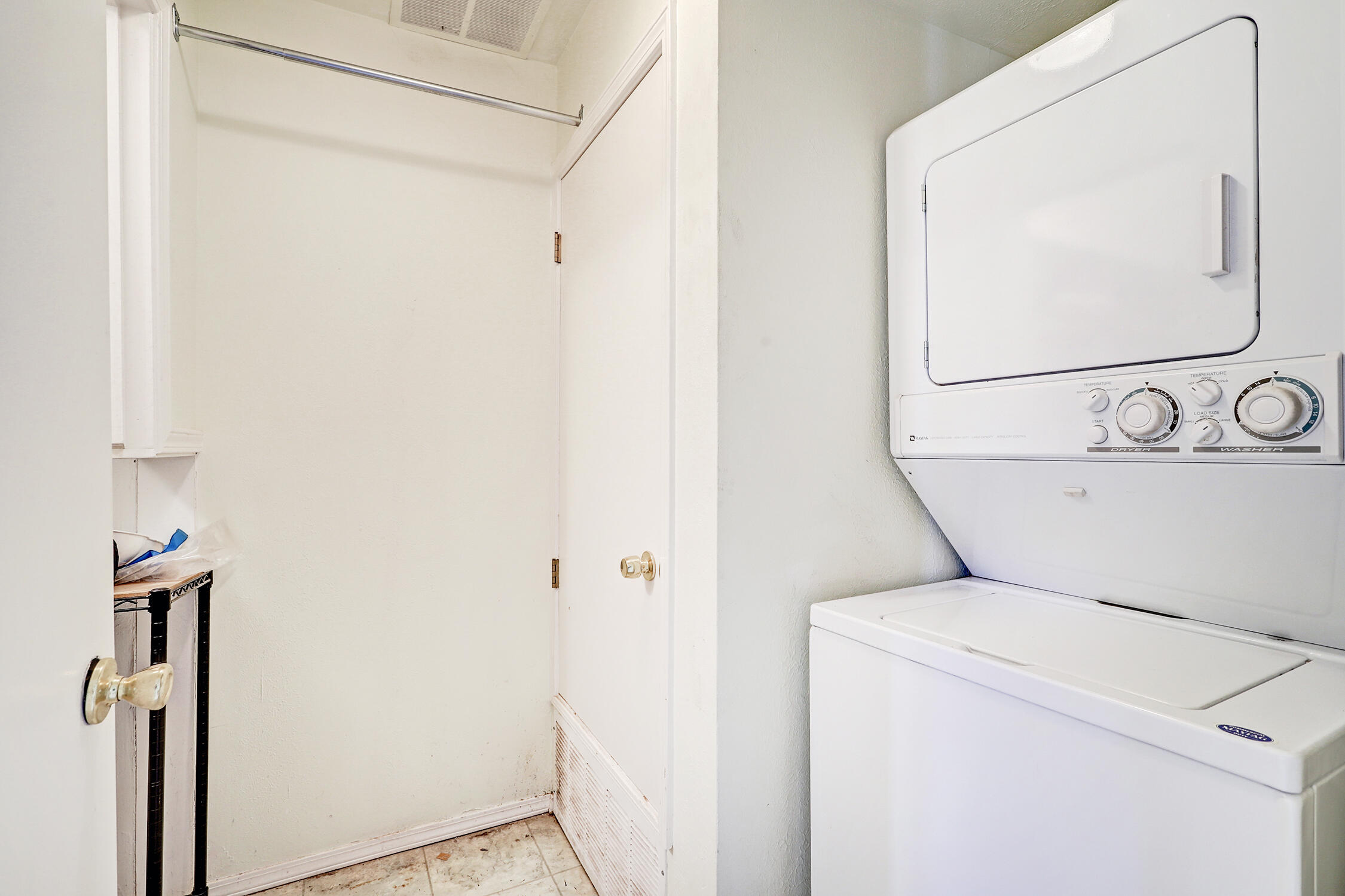 1205 Bernalillo Place