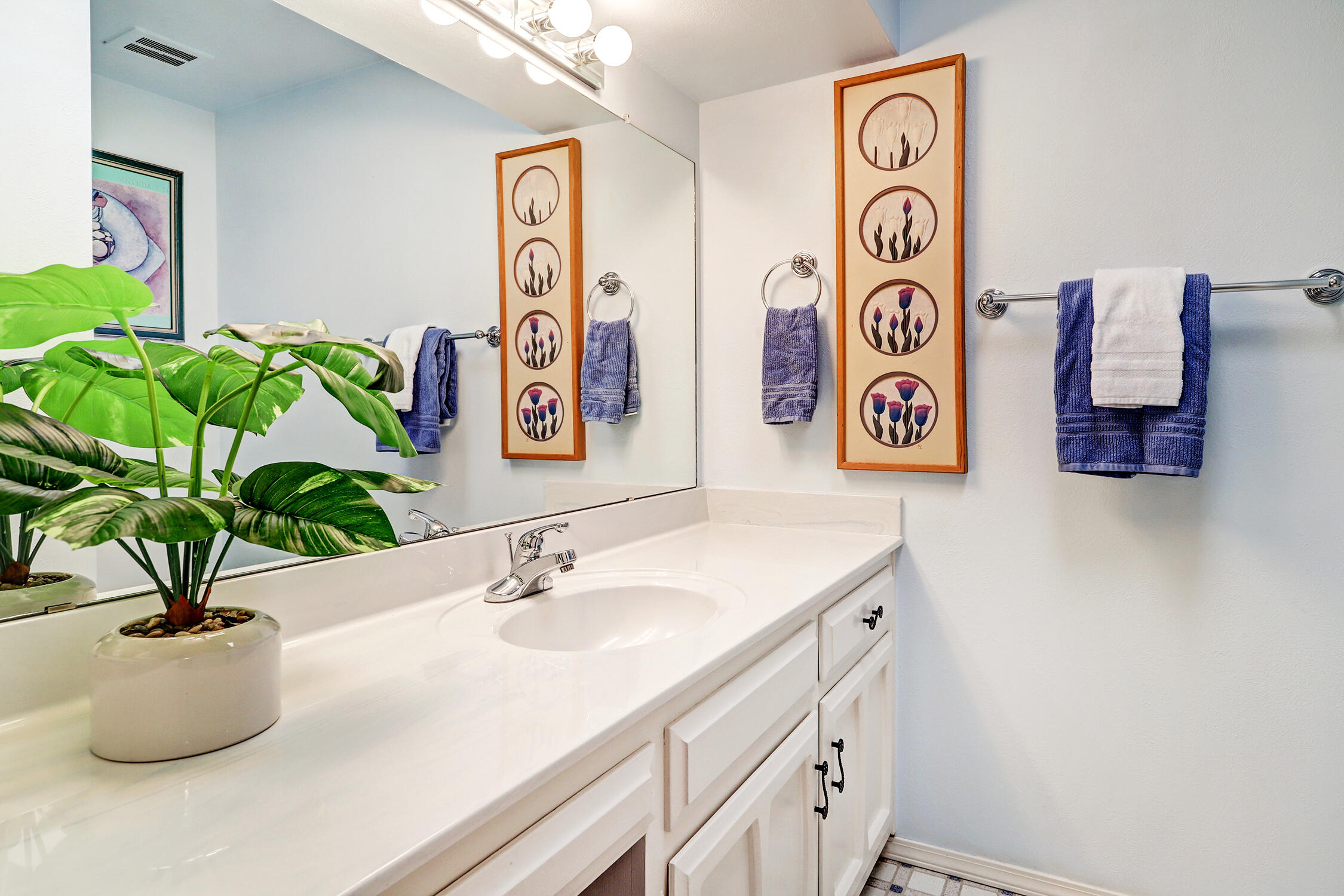 1205 Bernalillo Place