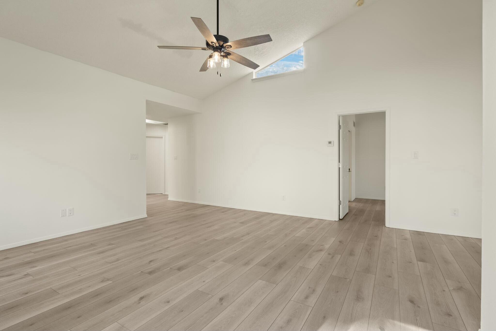 608 EASTLAKE Drive SE