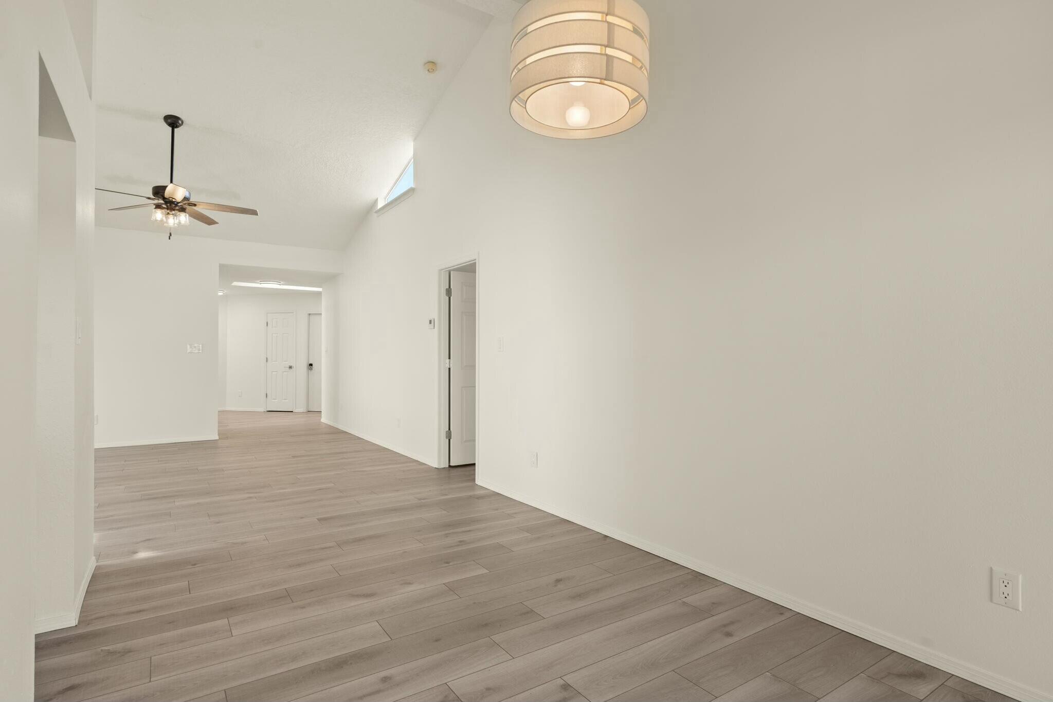 608 EASTLAKE Drive SE