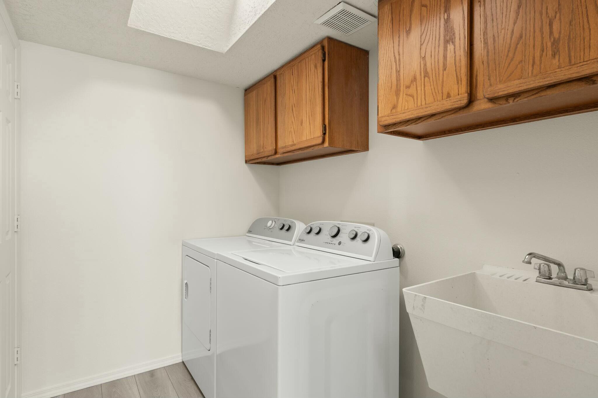 608 EASTLAKE Drive SE