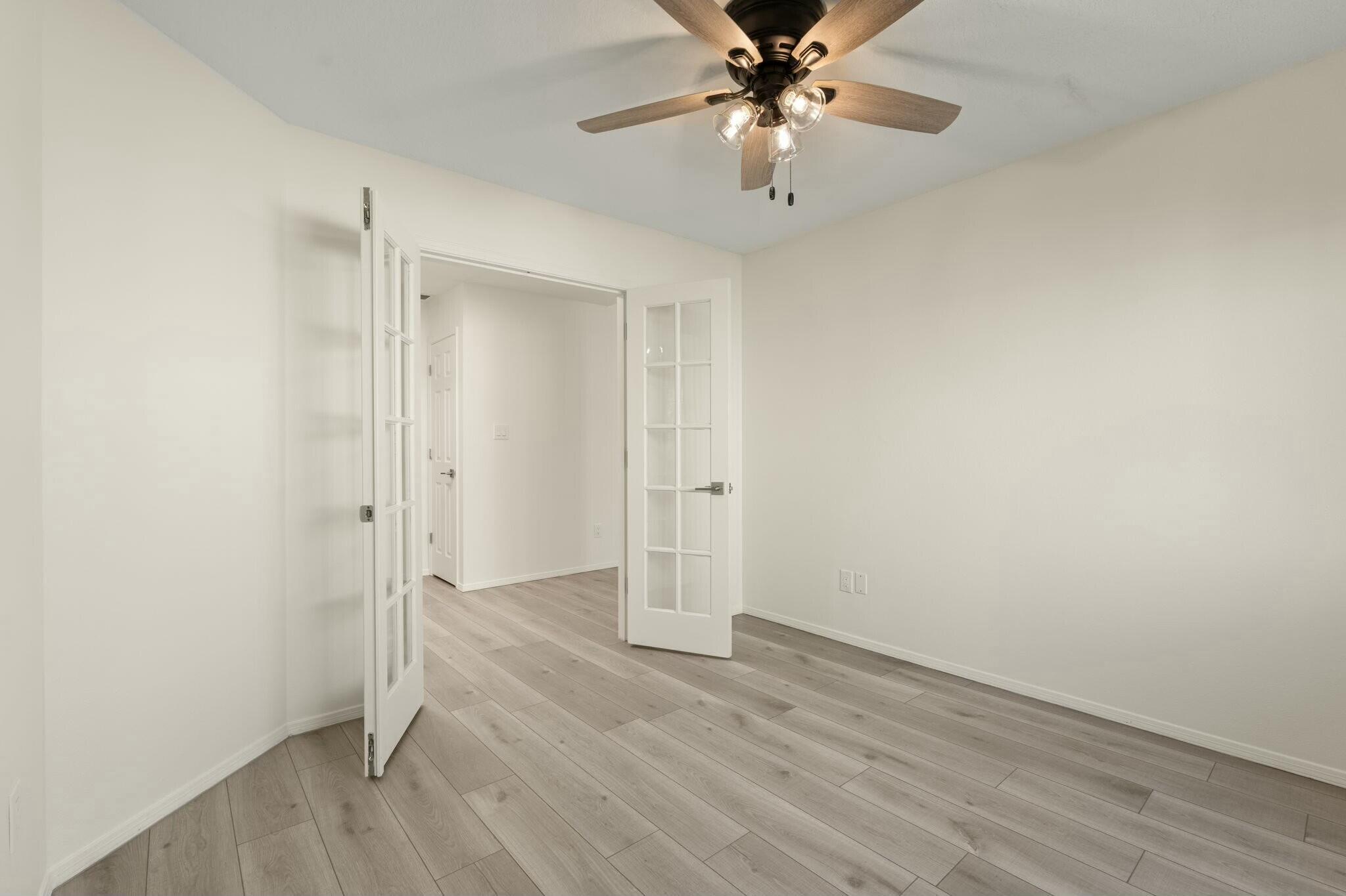 608 EASTLAKE Drive SE