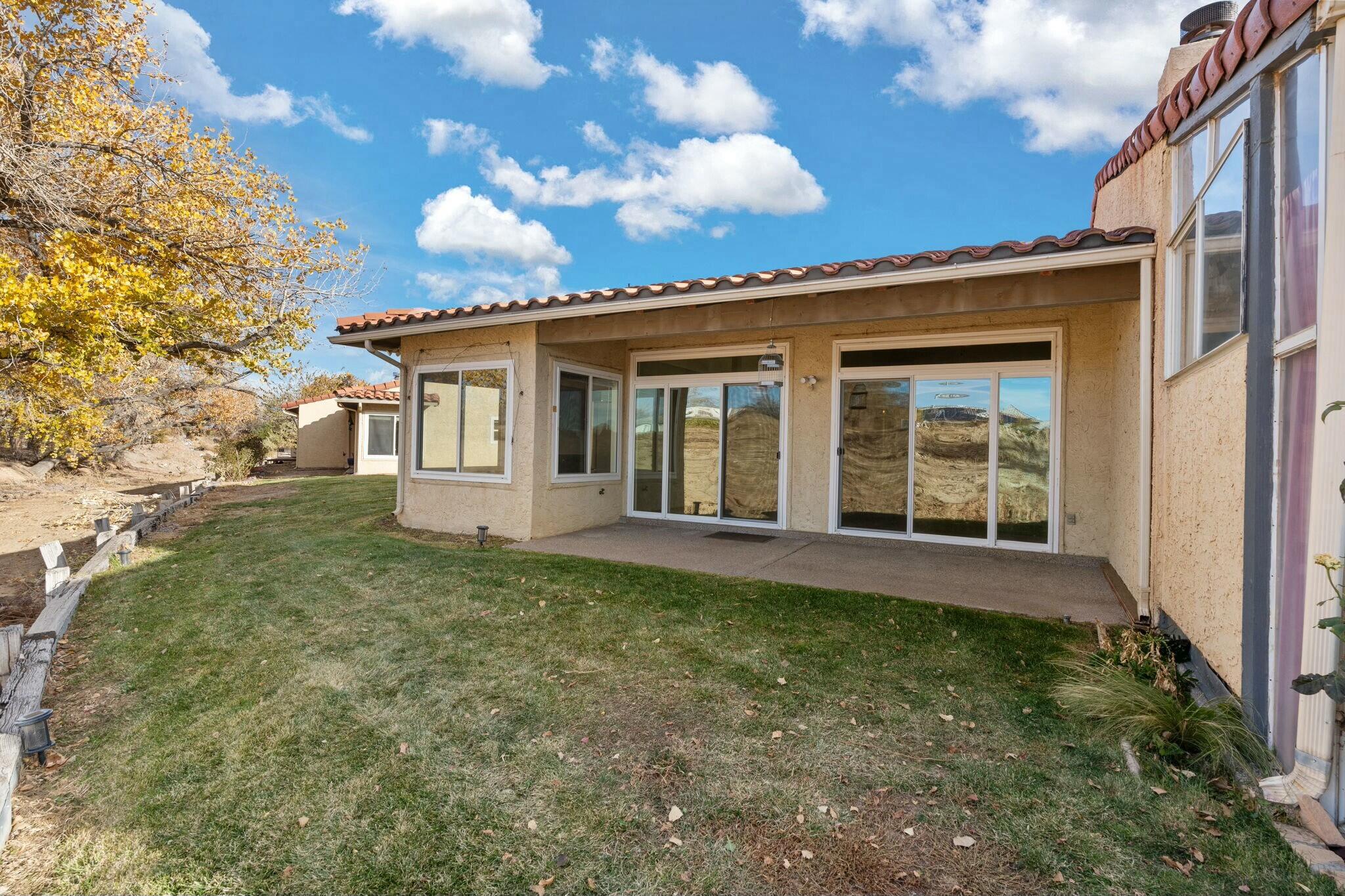 608 EASTLAKE Drive SE