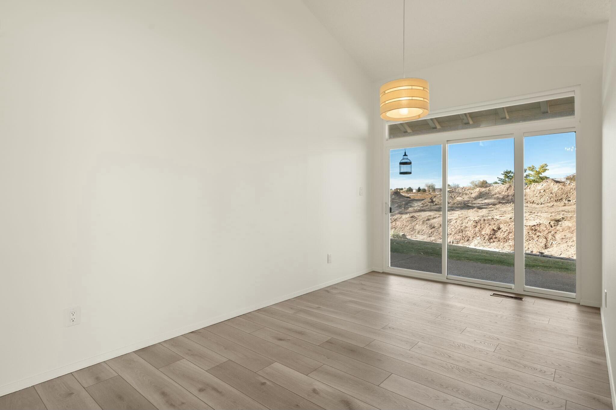 608 EASTLAKE Drive SE