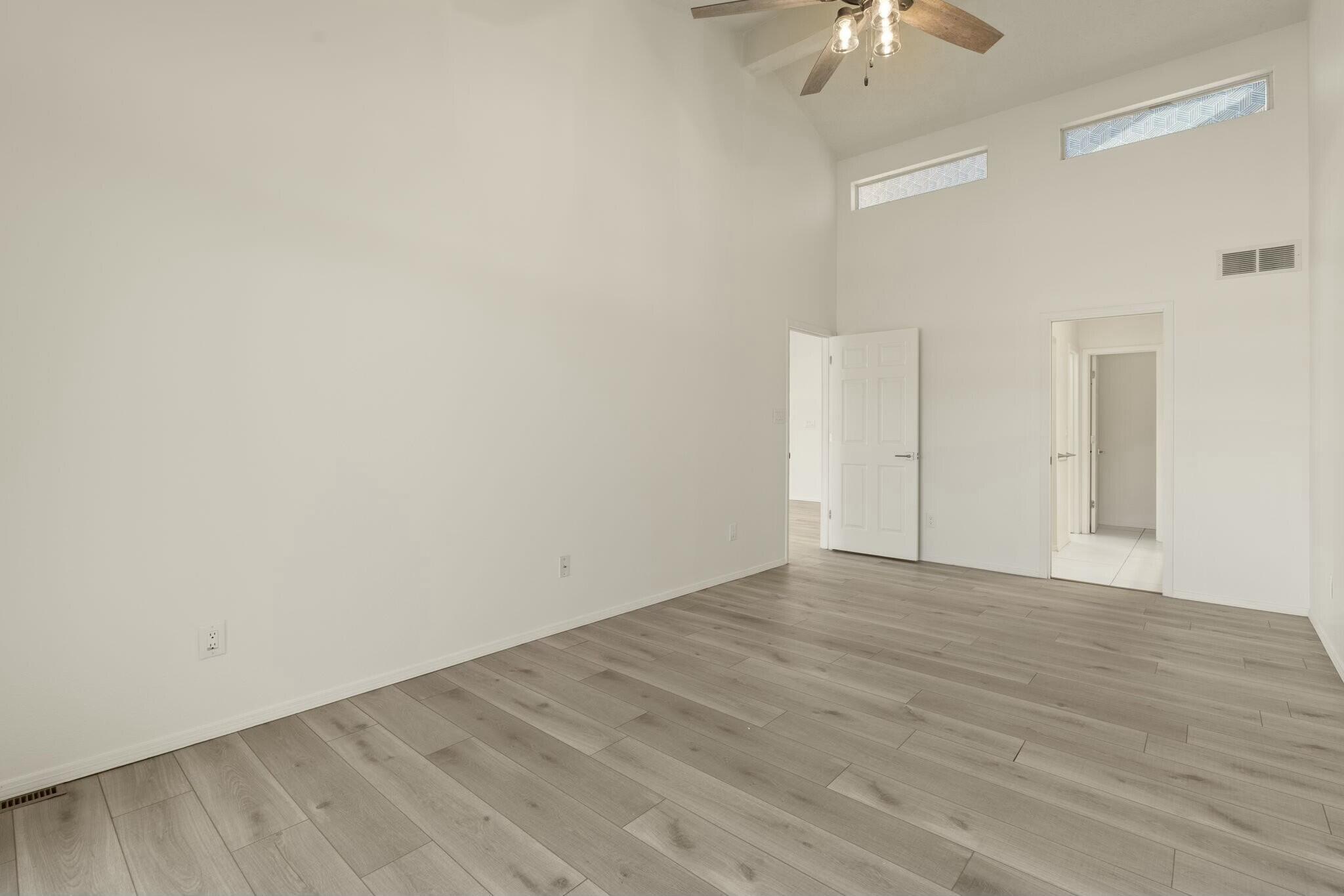 608 EASTLAKE Drive SE