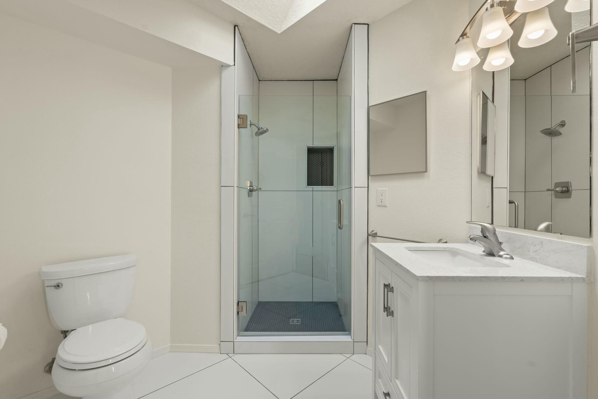 608 EASTLAKE Drive SE