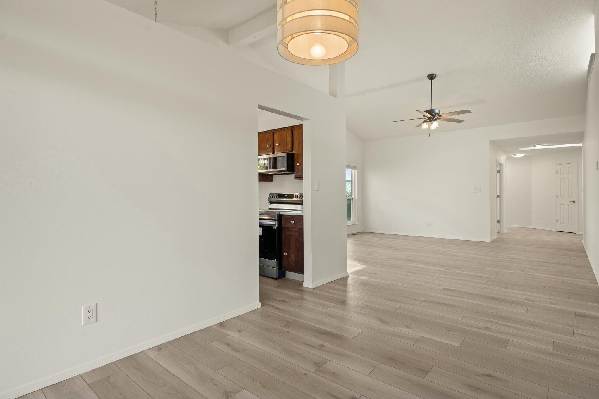 608 EASTLAKE Drive SE