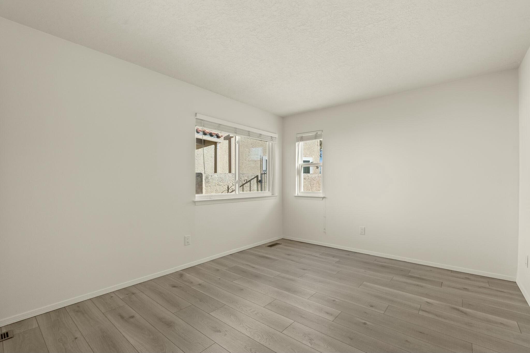 608 EASTLAKE Drive SE