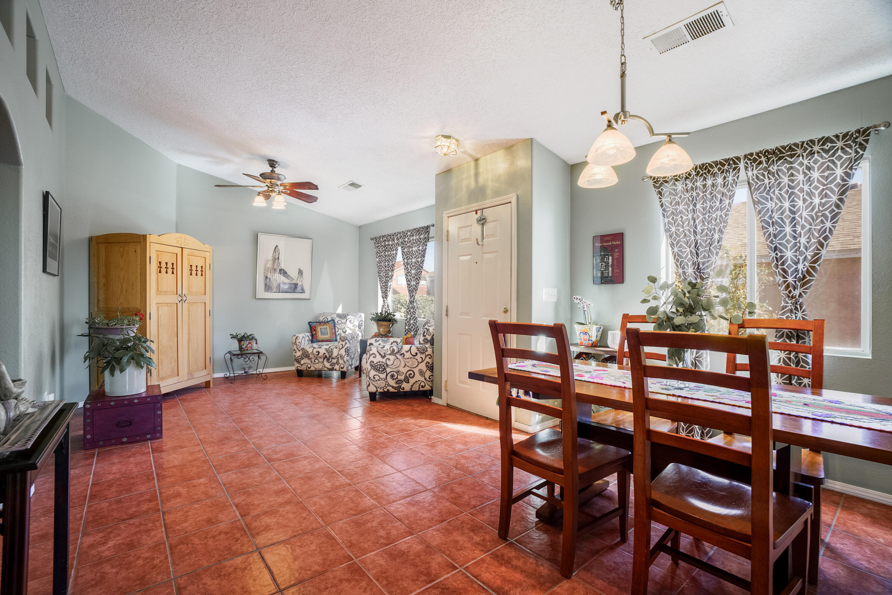 6132 VAUGHN Drive NE