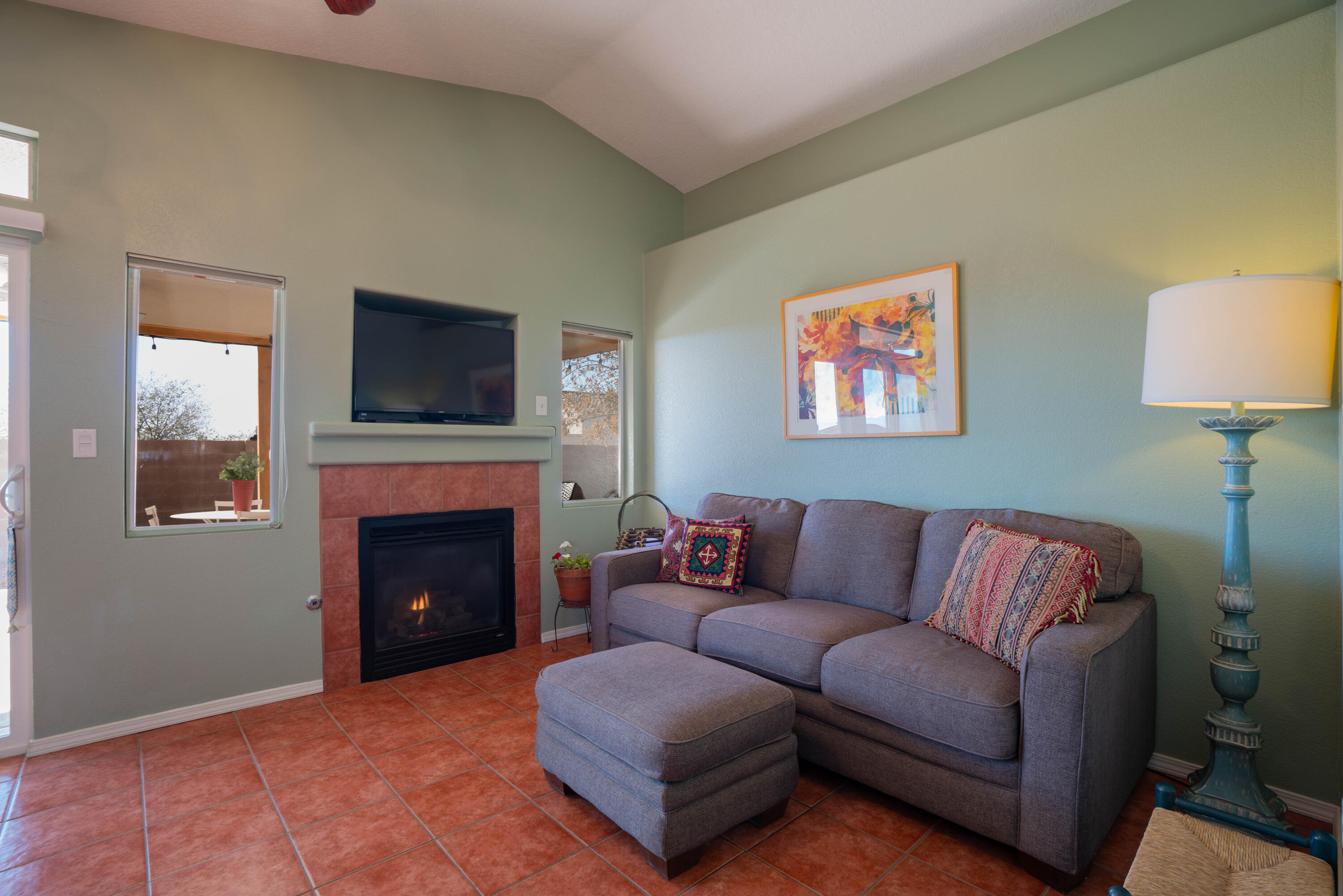 6132 VAUGHN Drive NE