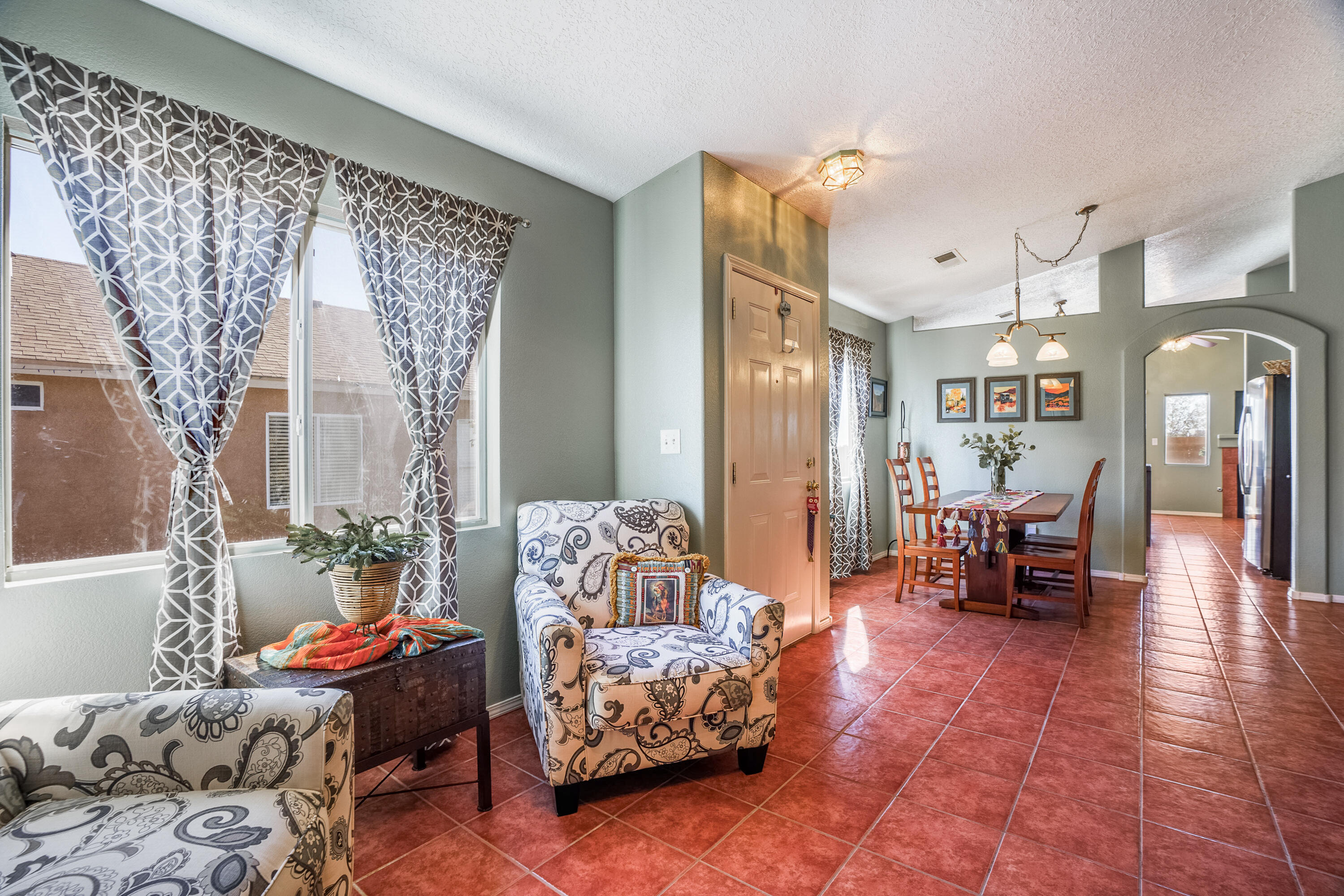 6132 VAUGHN Drive NE