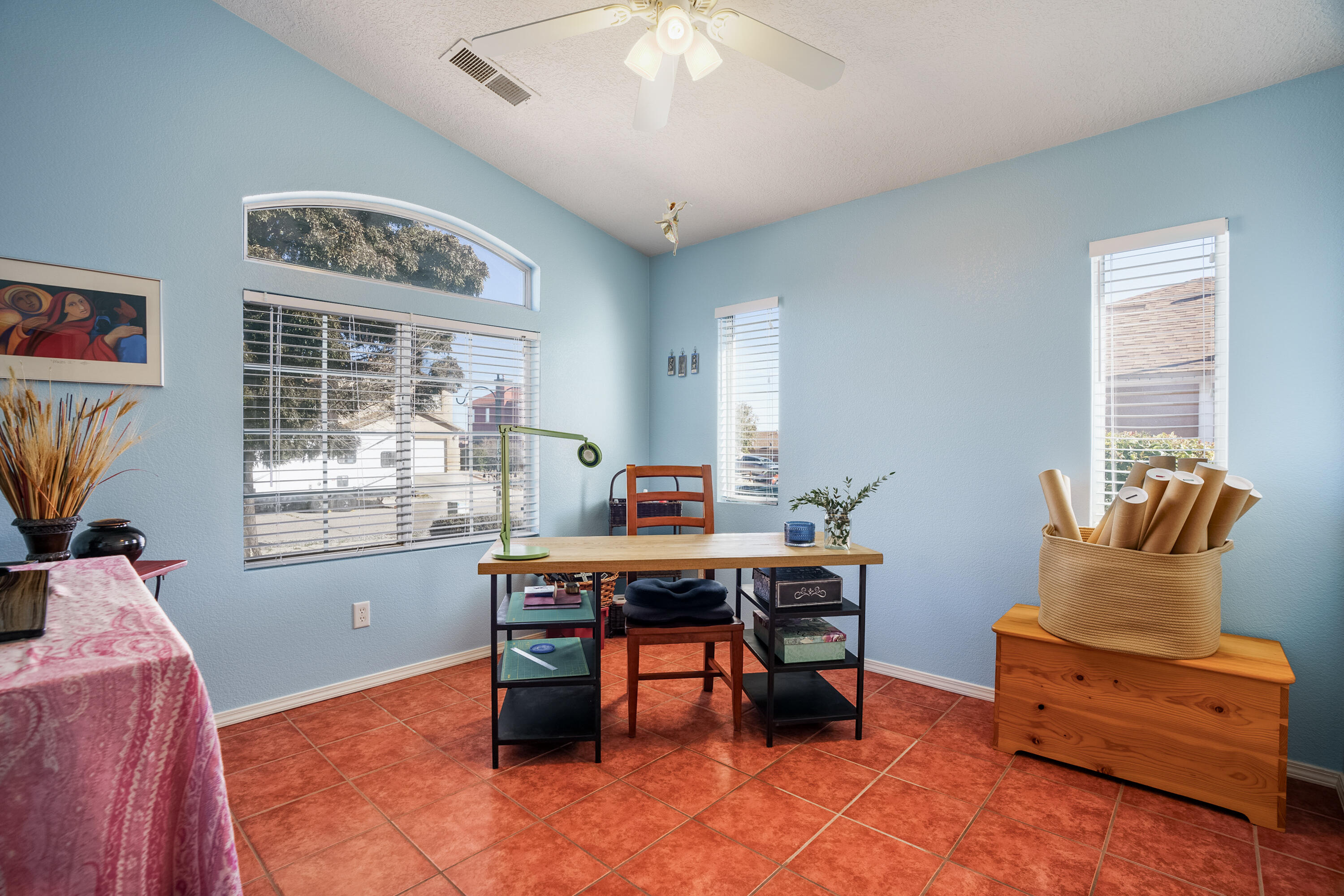 6132 VAUGHN Drive NE