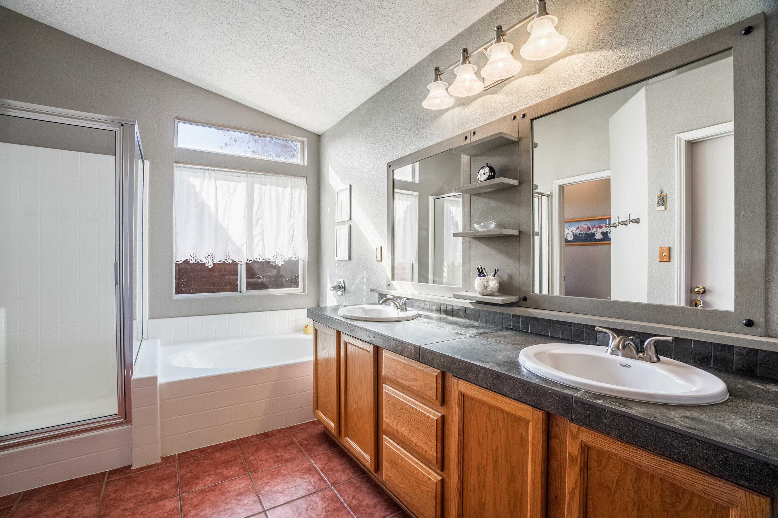 6132 VAUGHN Drive NE