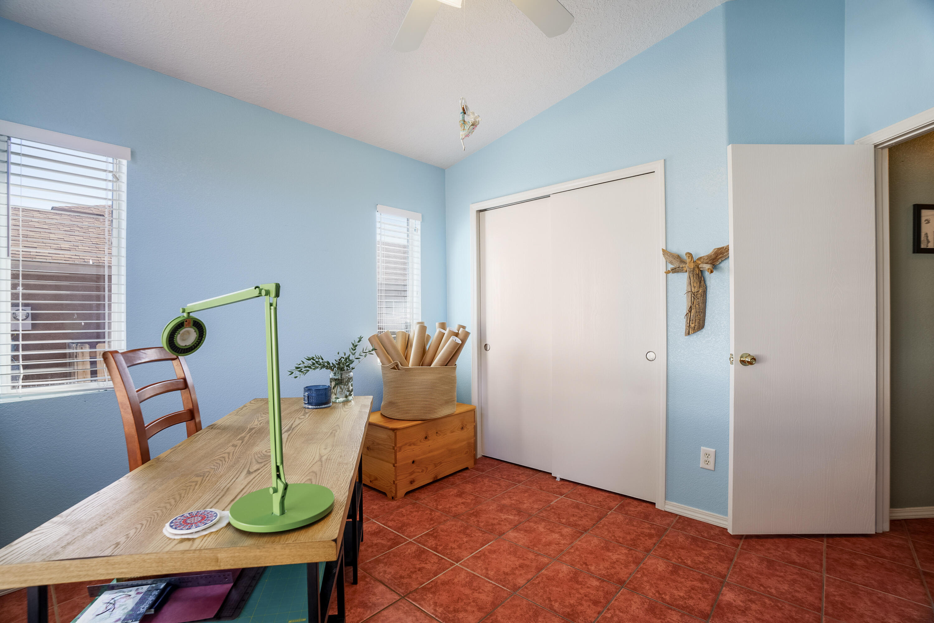 6132 VAUGHN Drive NE