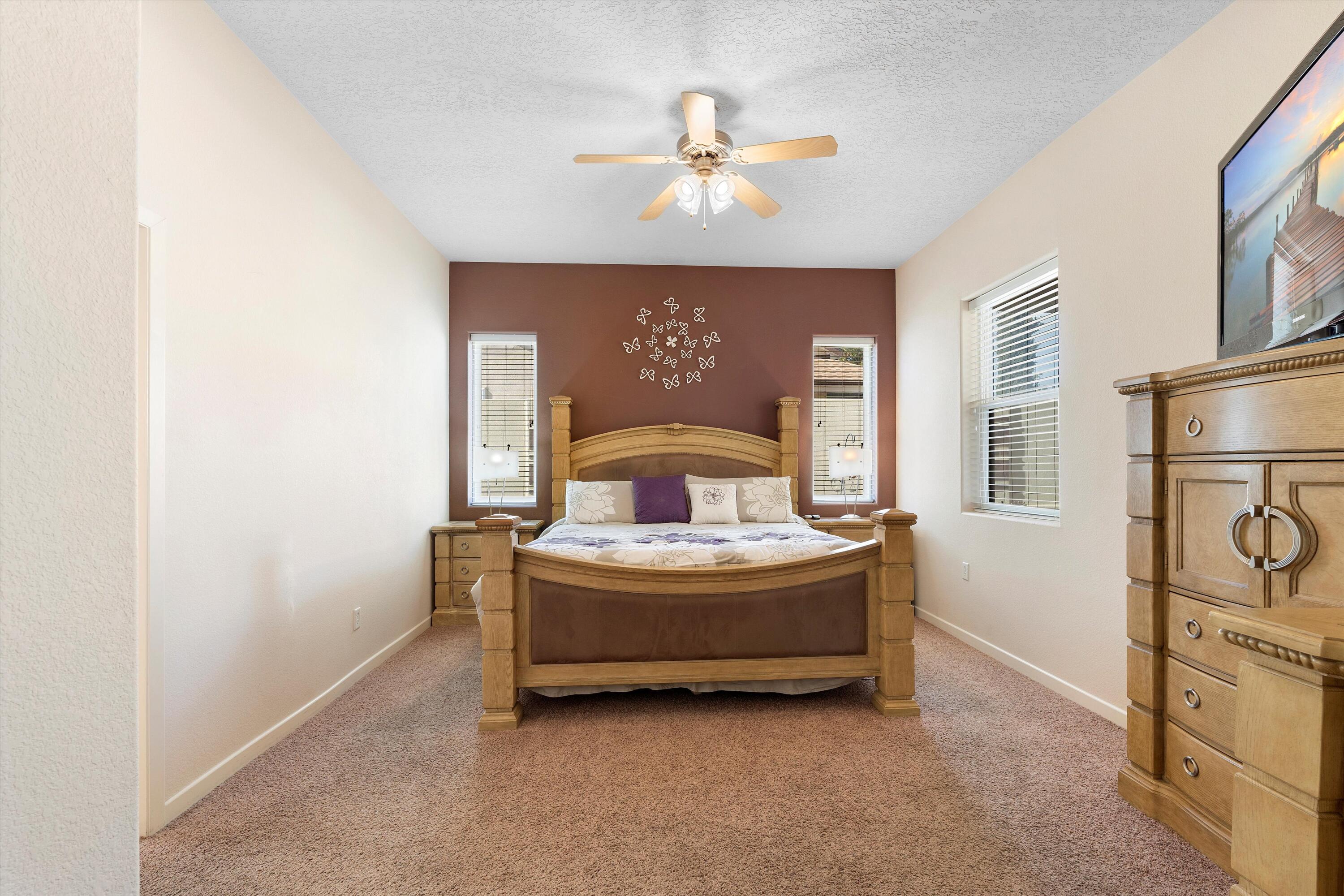 1217 REYNOSA Loop SE