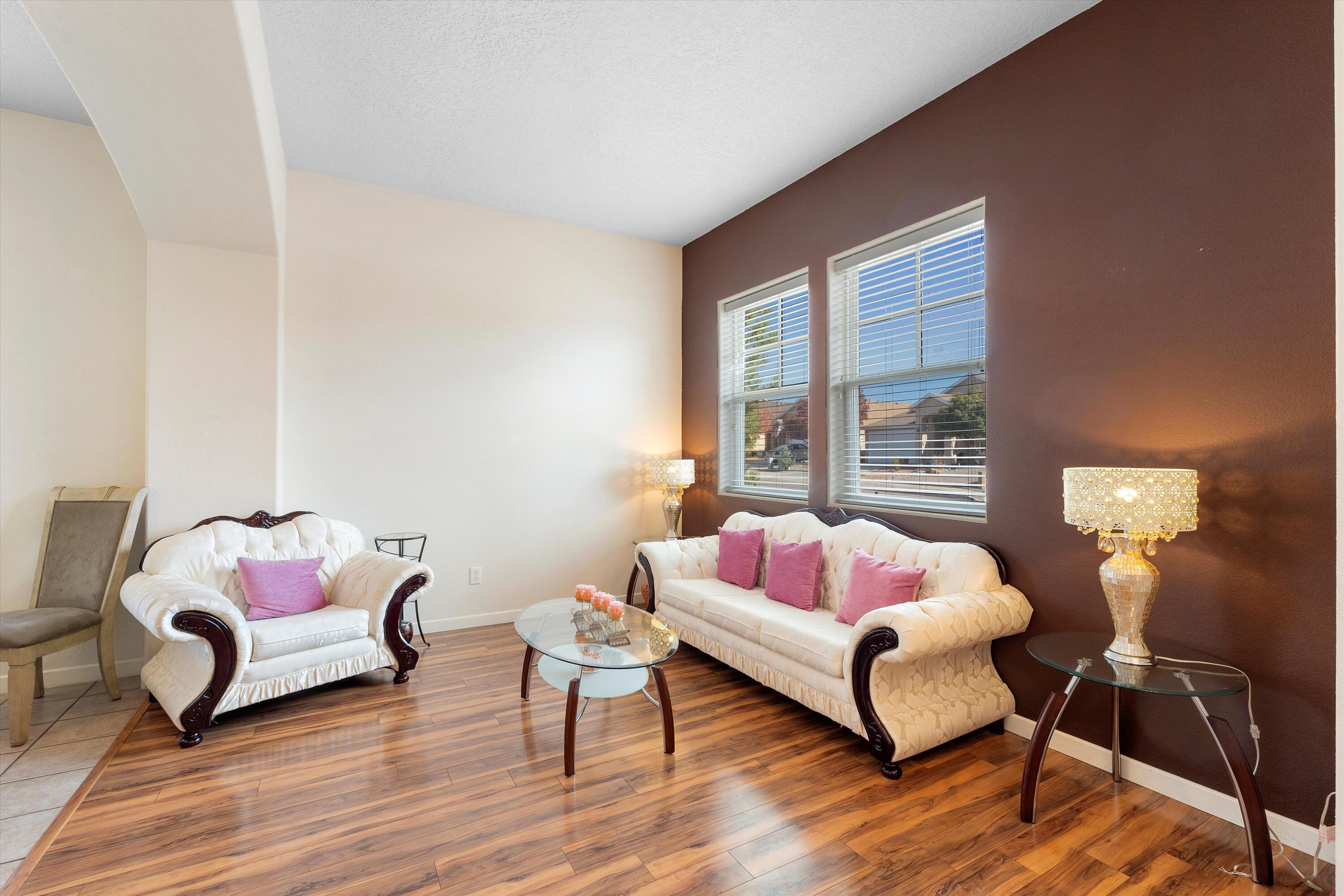 1217 REYNOSA Loop SE