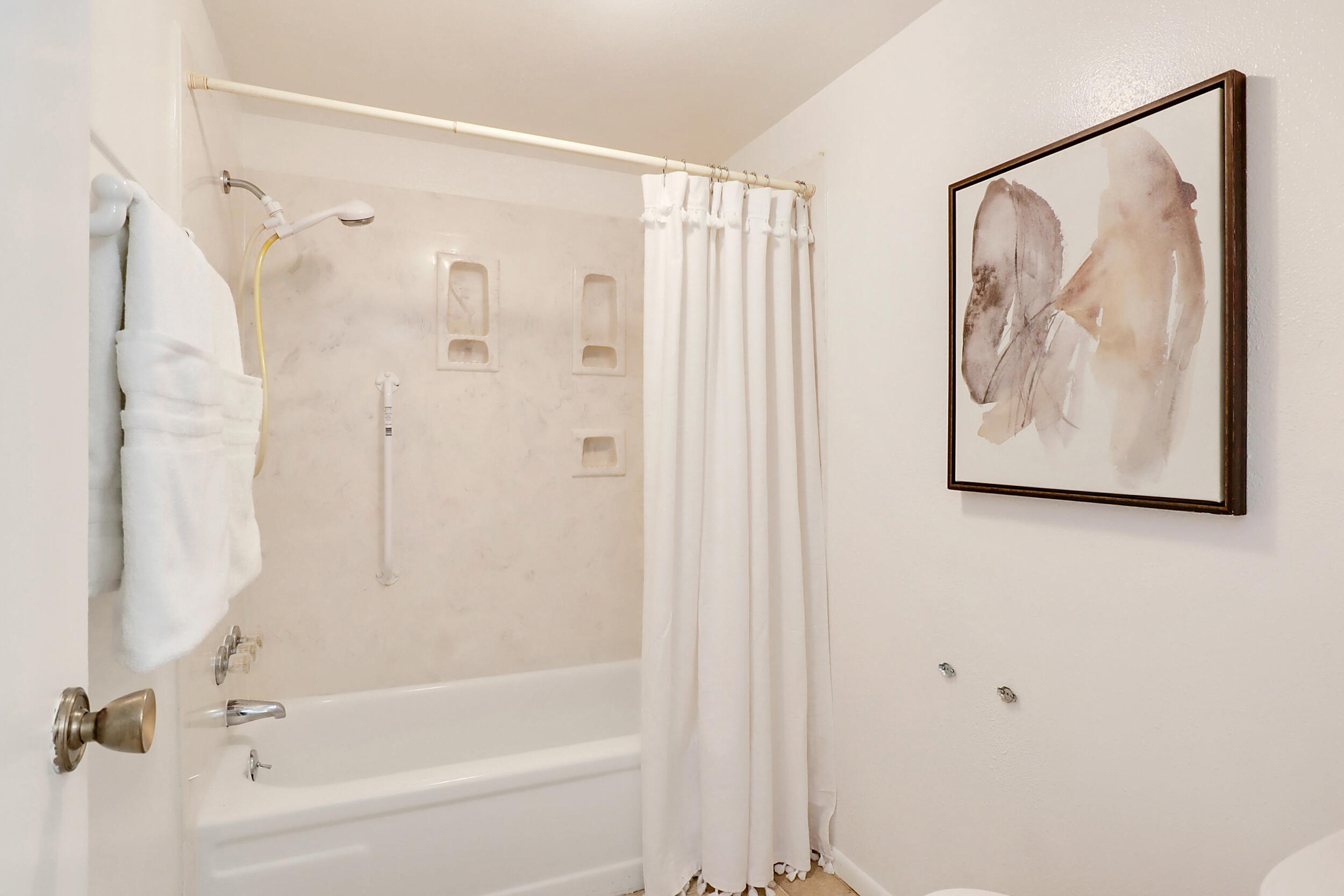 4525 BERMUDA Drive NE