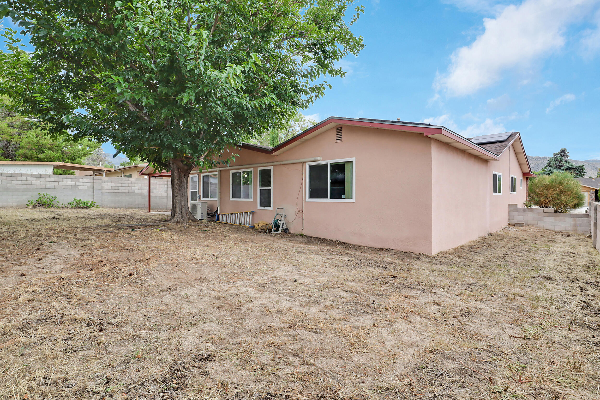 4525 BERMUDA Drive NE