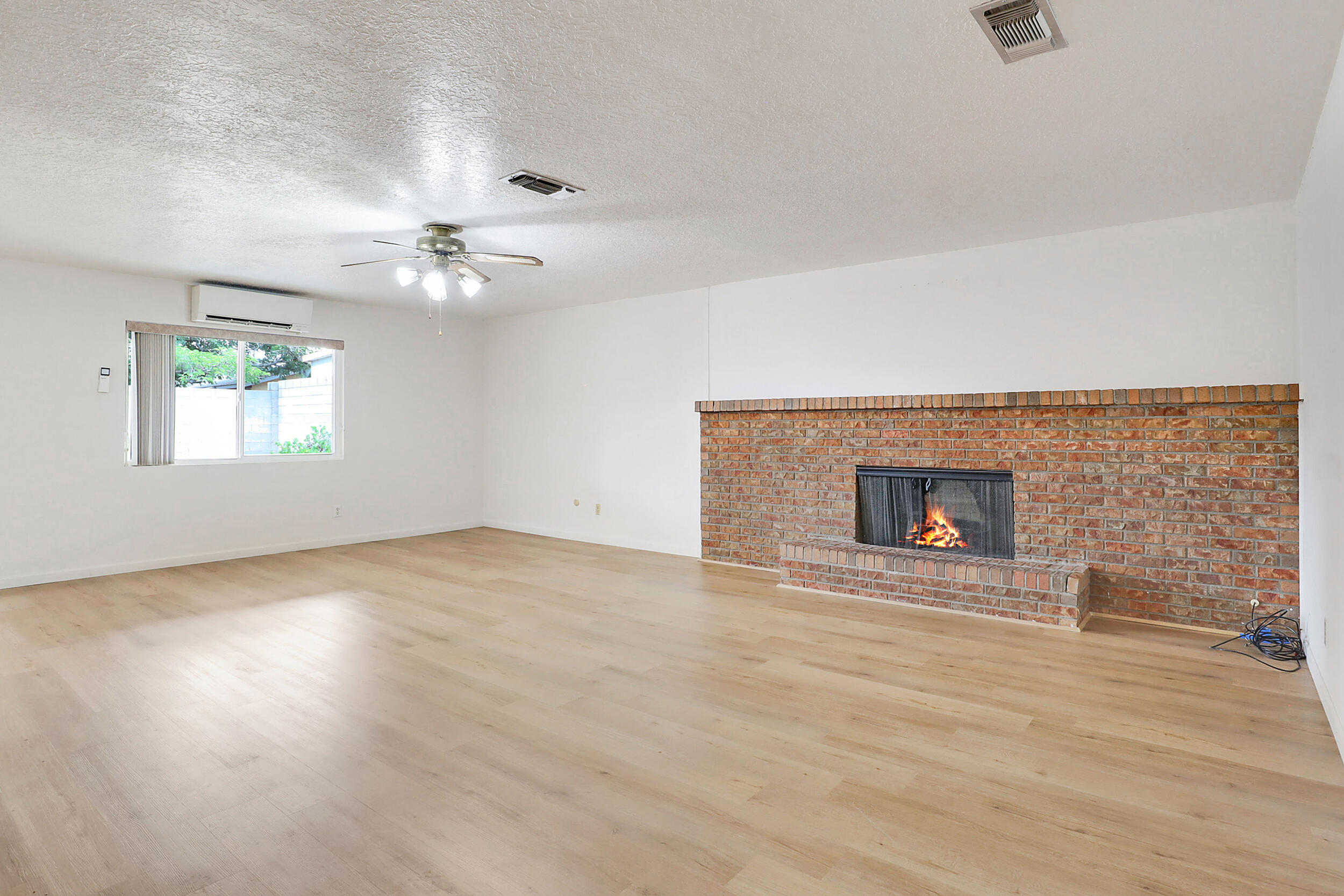 4525 BERMUDA Drive NE