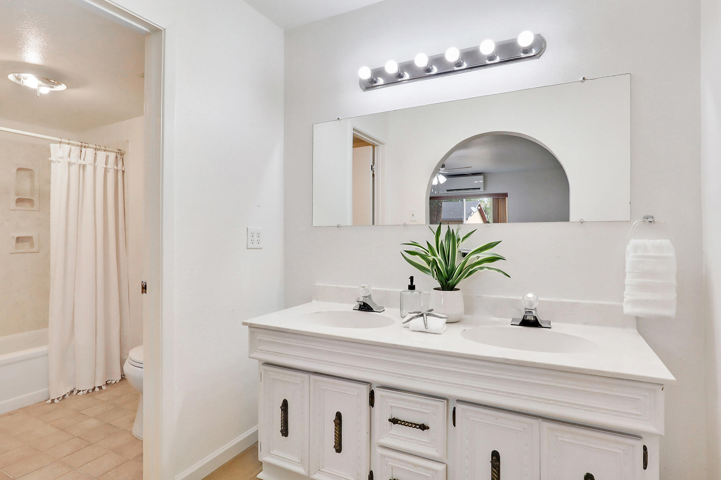 4525 BERMUDA Drive NE