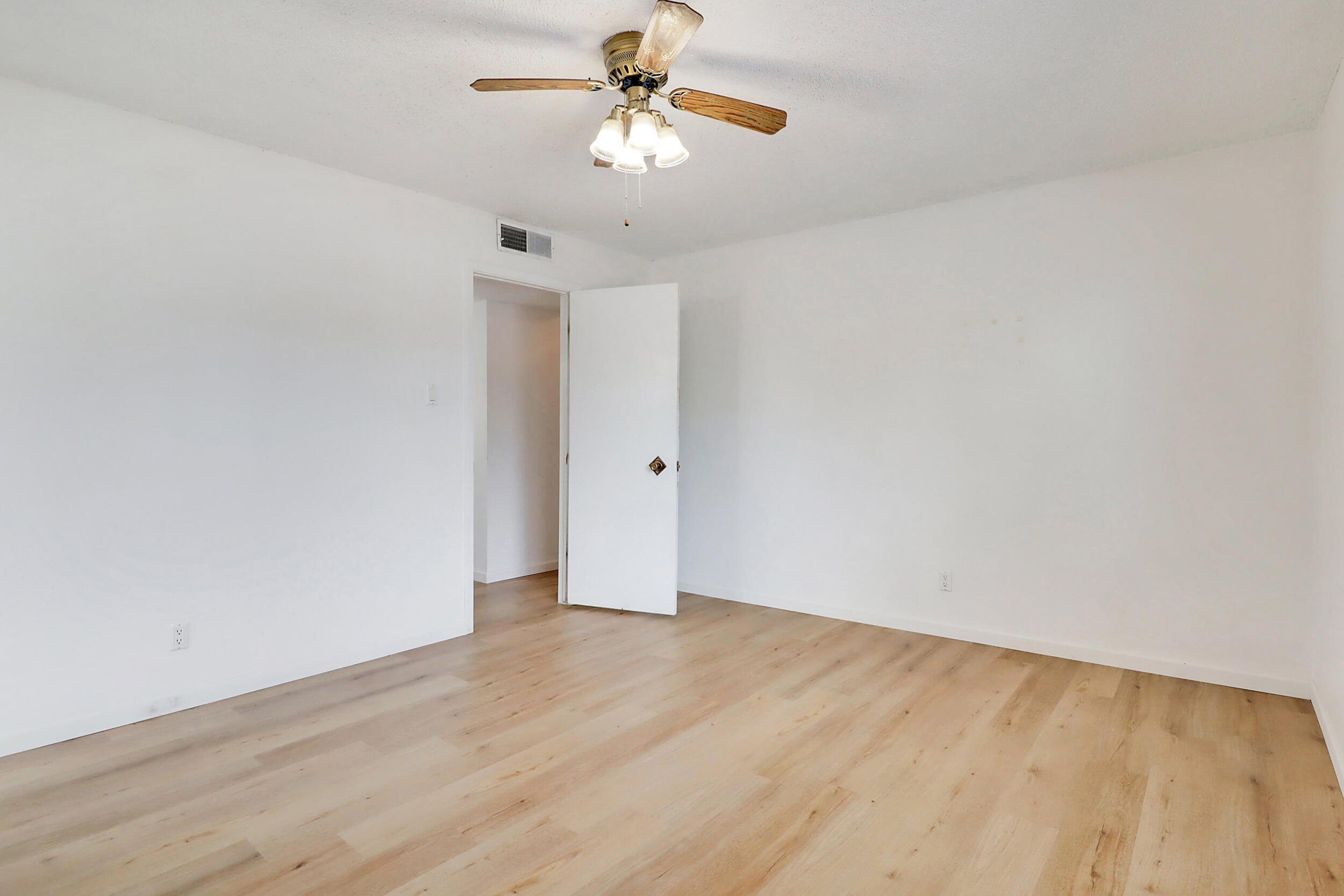 4525 BERMUDA Drive NE