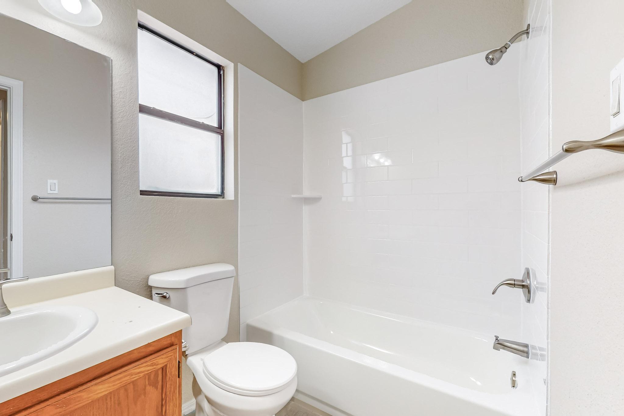 1989 Maestas Drive SW