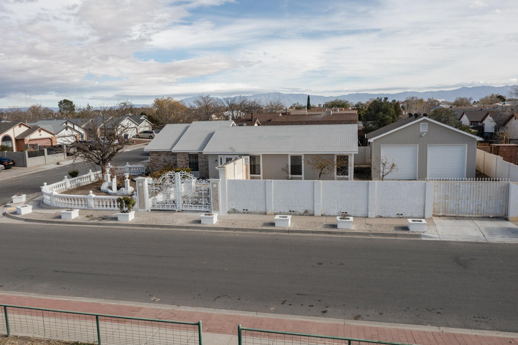 1989 Maestas Drive SW