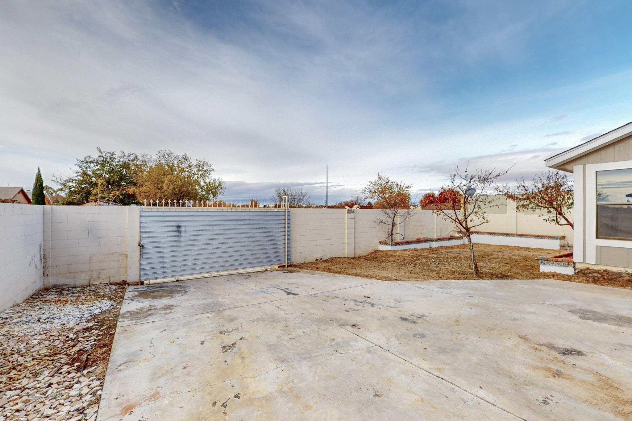 1989 Maestas Drive SW