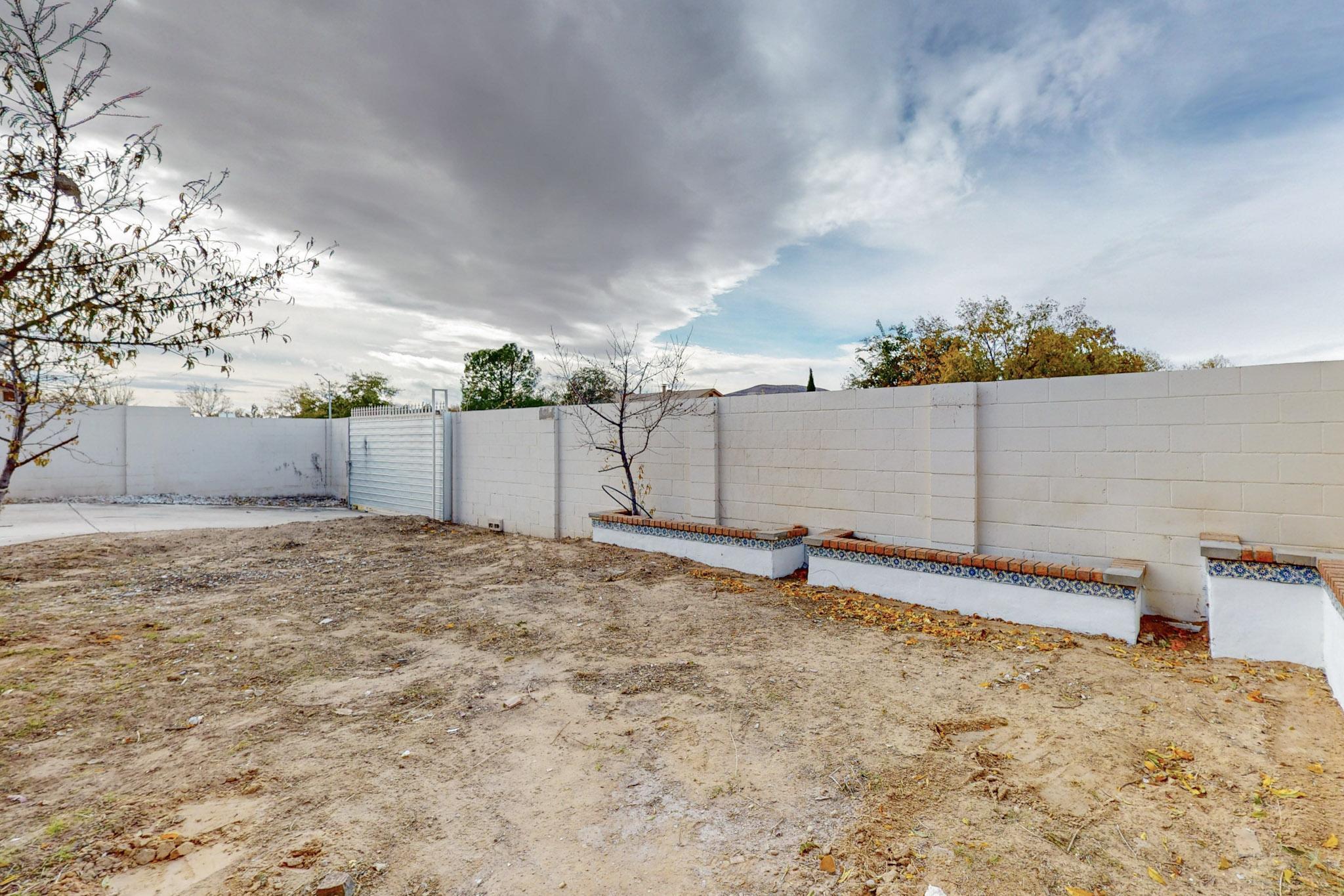 1989 Maestas Drive SW