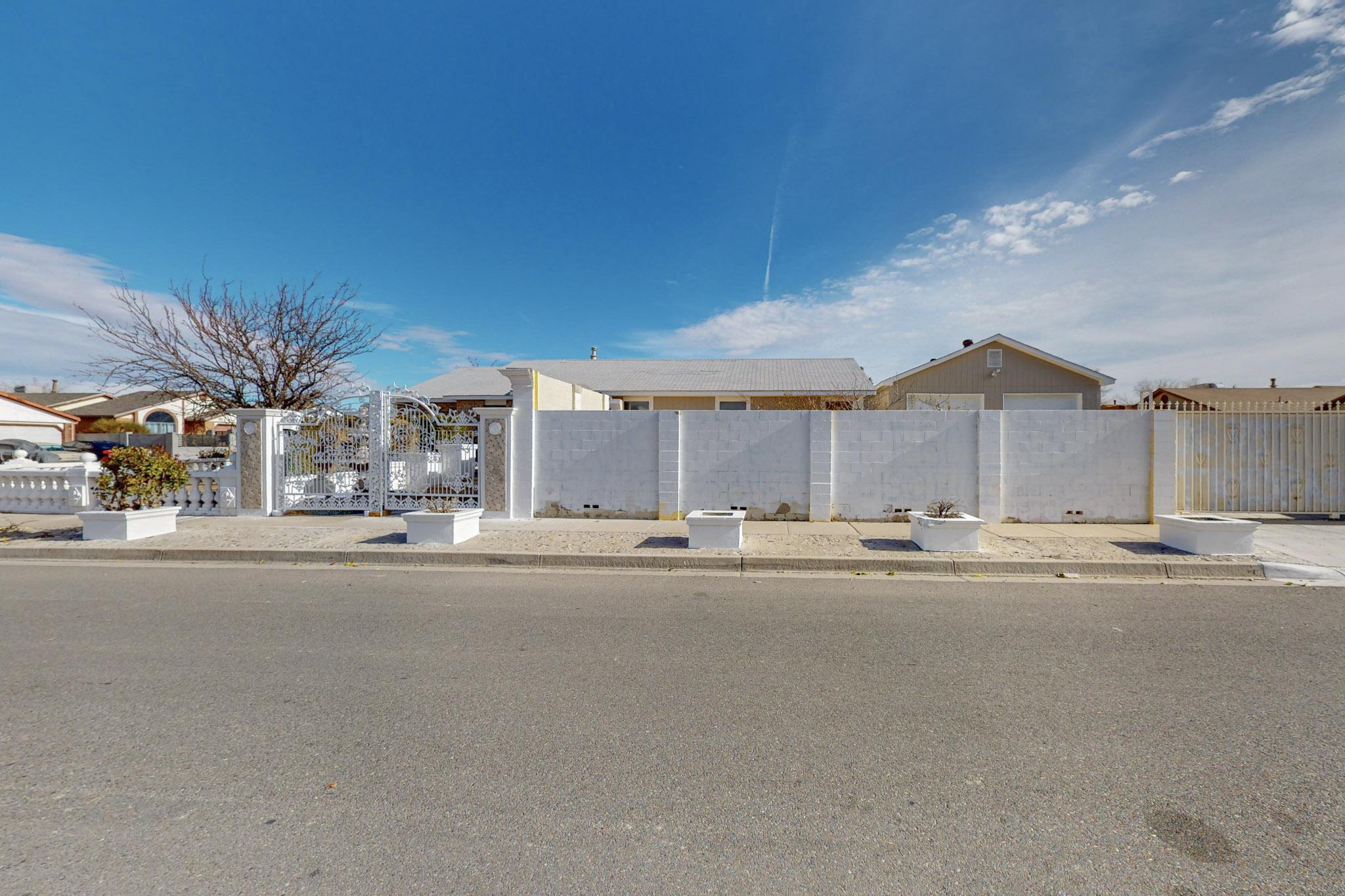 1989 Maestas Drive SW