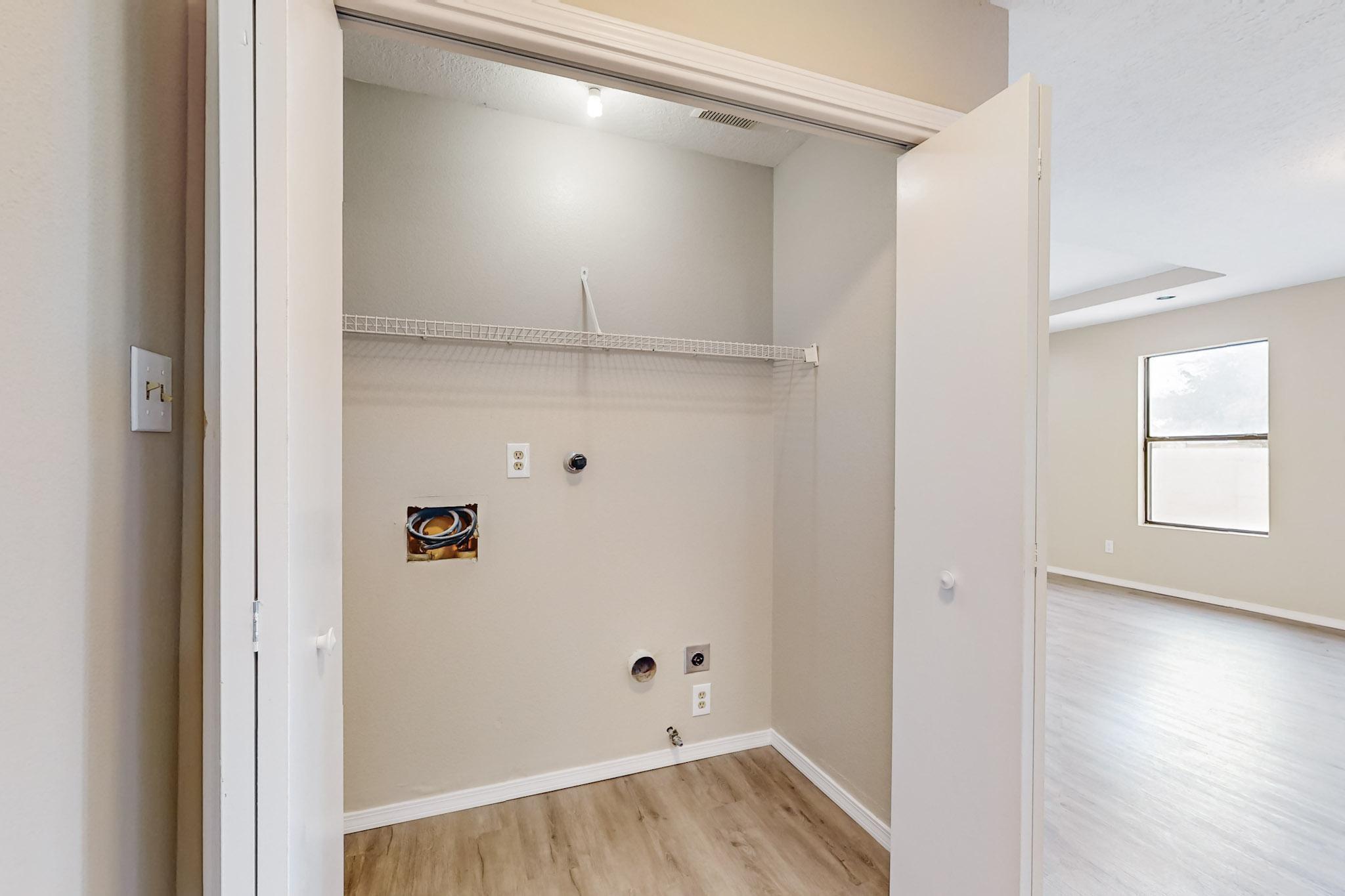 1989 Maestas Drive SW