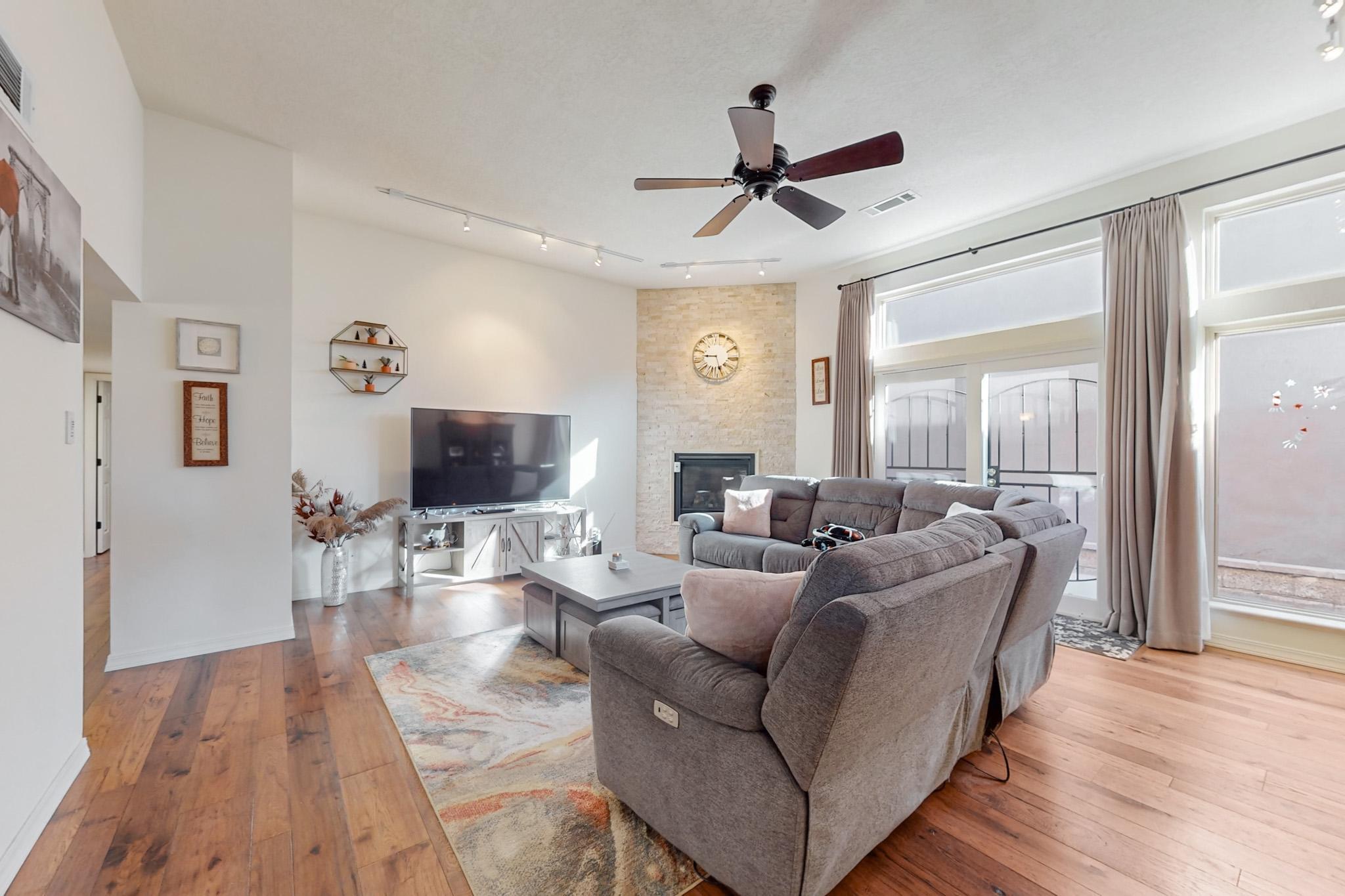 9663 DE VARGAS Loop NE