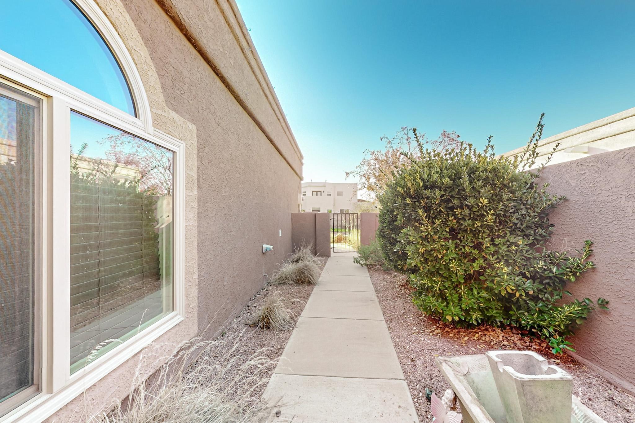 9663 DE VARGAS Loop NE