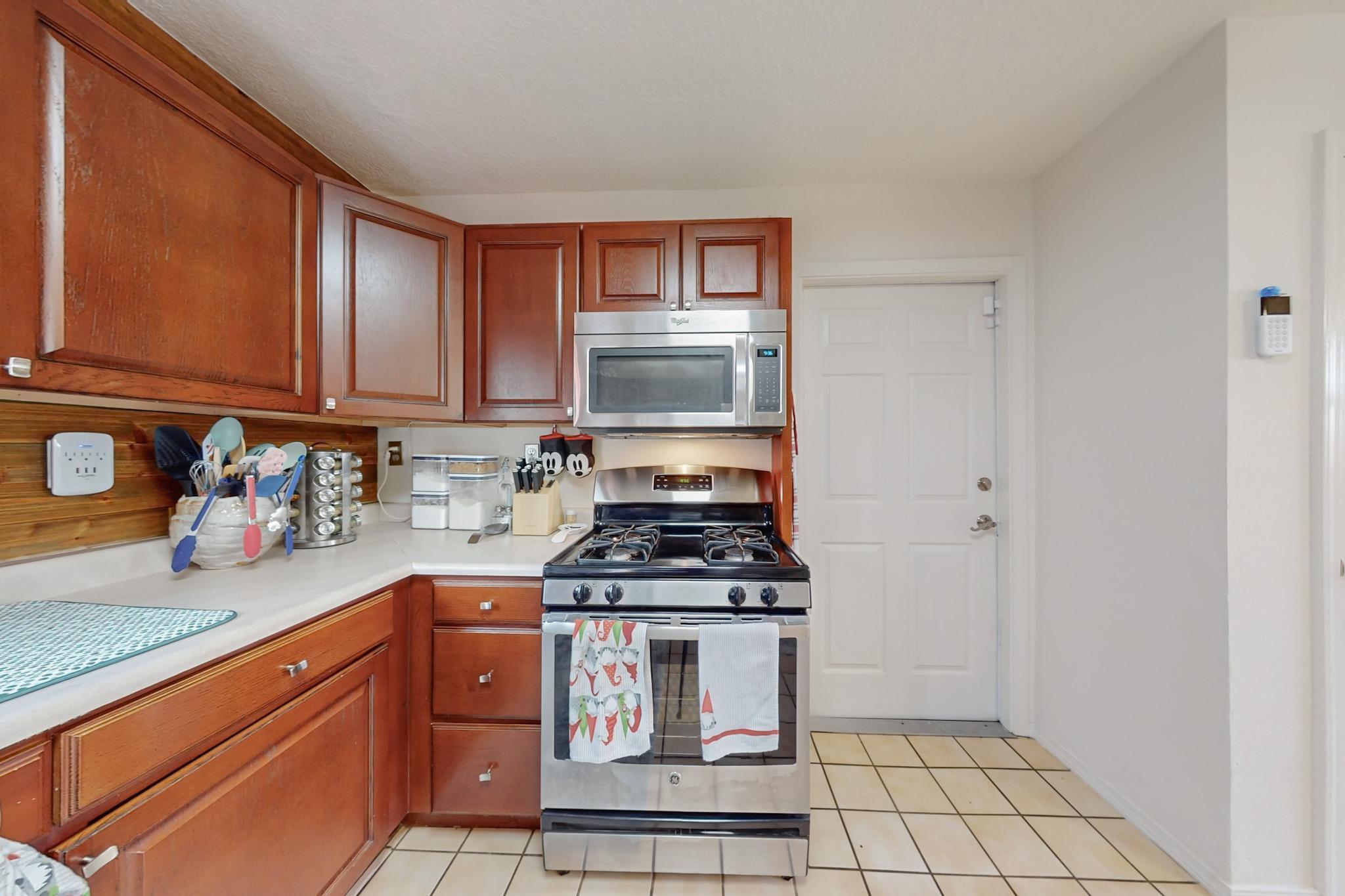 9663 DE VARGAS Loop NE