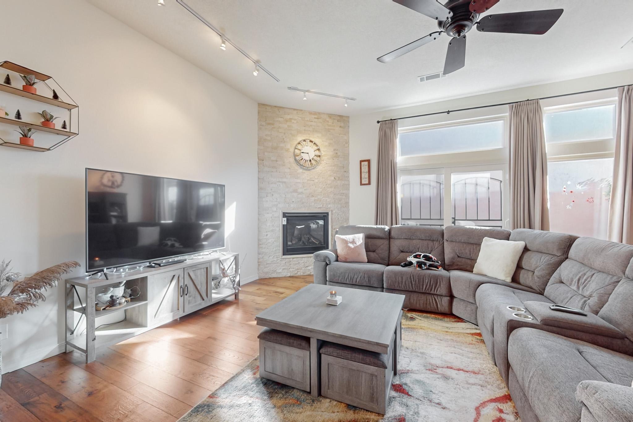 9663 DE VARGAS Loop NE