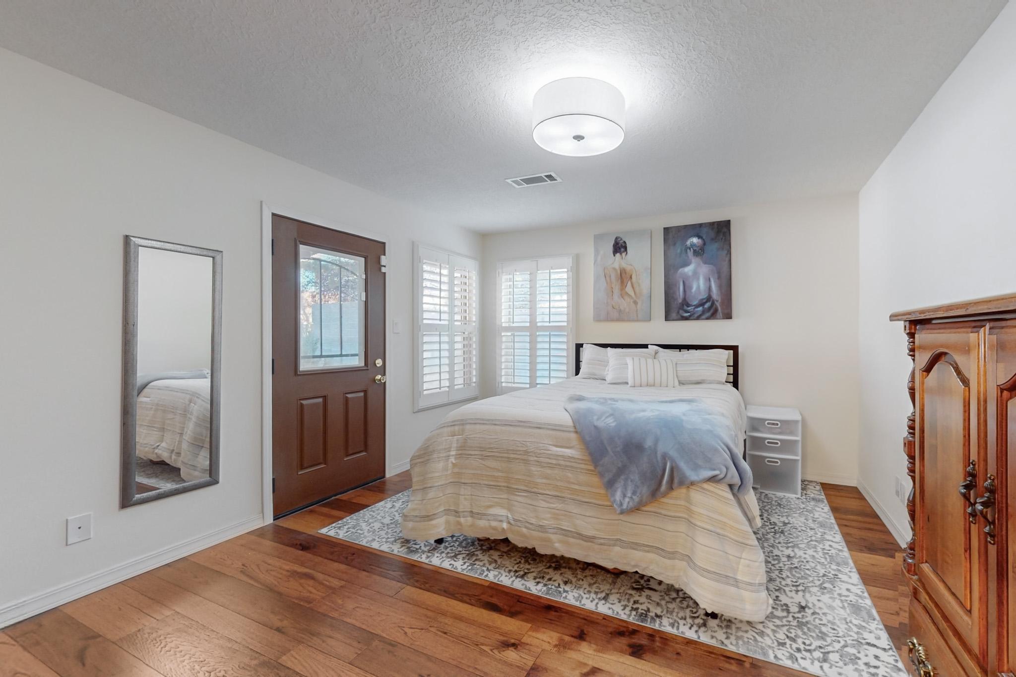 9663 DE VARGAS Loop NE